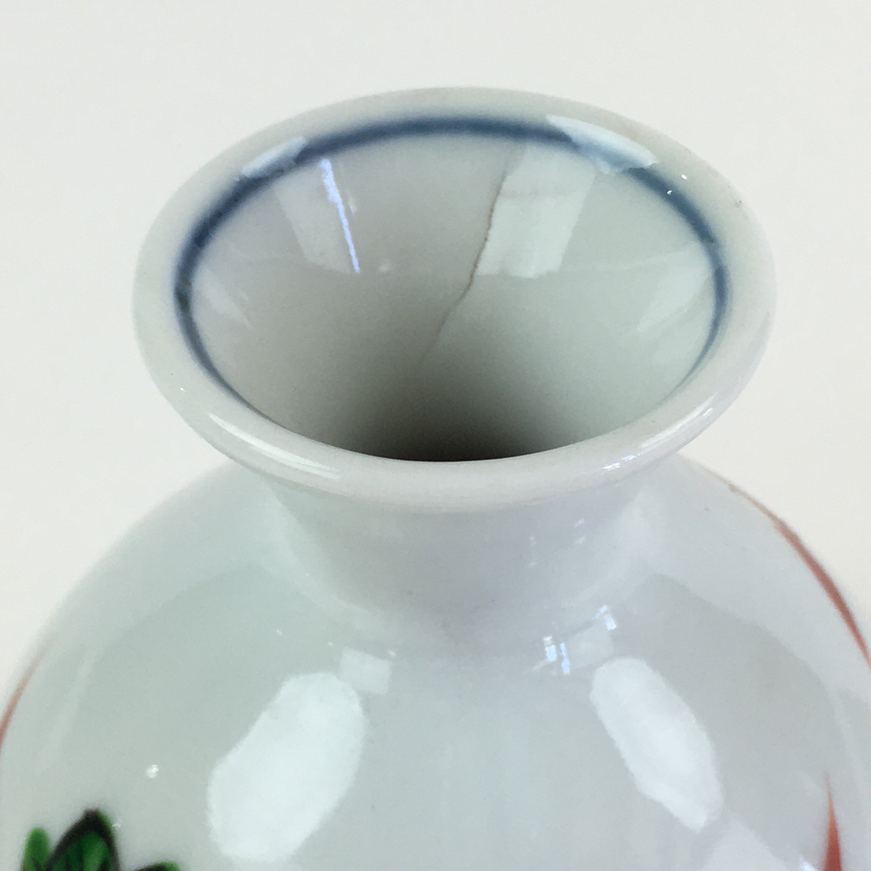 Japanese Porcelain Sake Bottle Vtg Hand Painted Flower Tokkuri White TS432