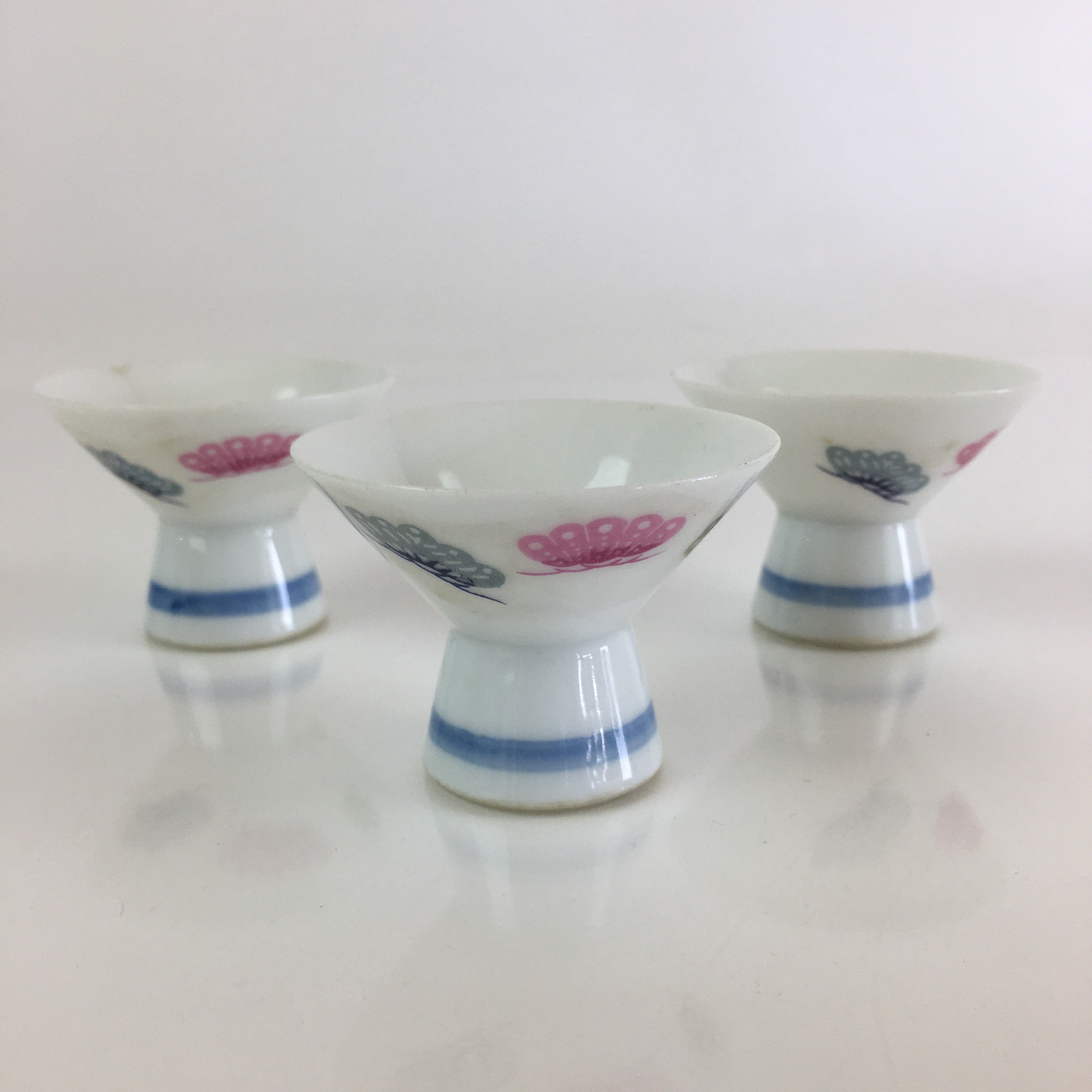 Japanese Porcelain Sake Cup 3pc Set Vtg Sakezuki Ochoko Guinomi PY112