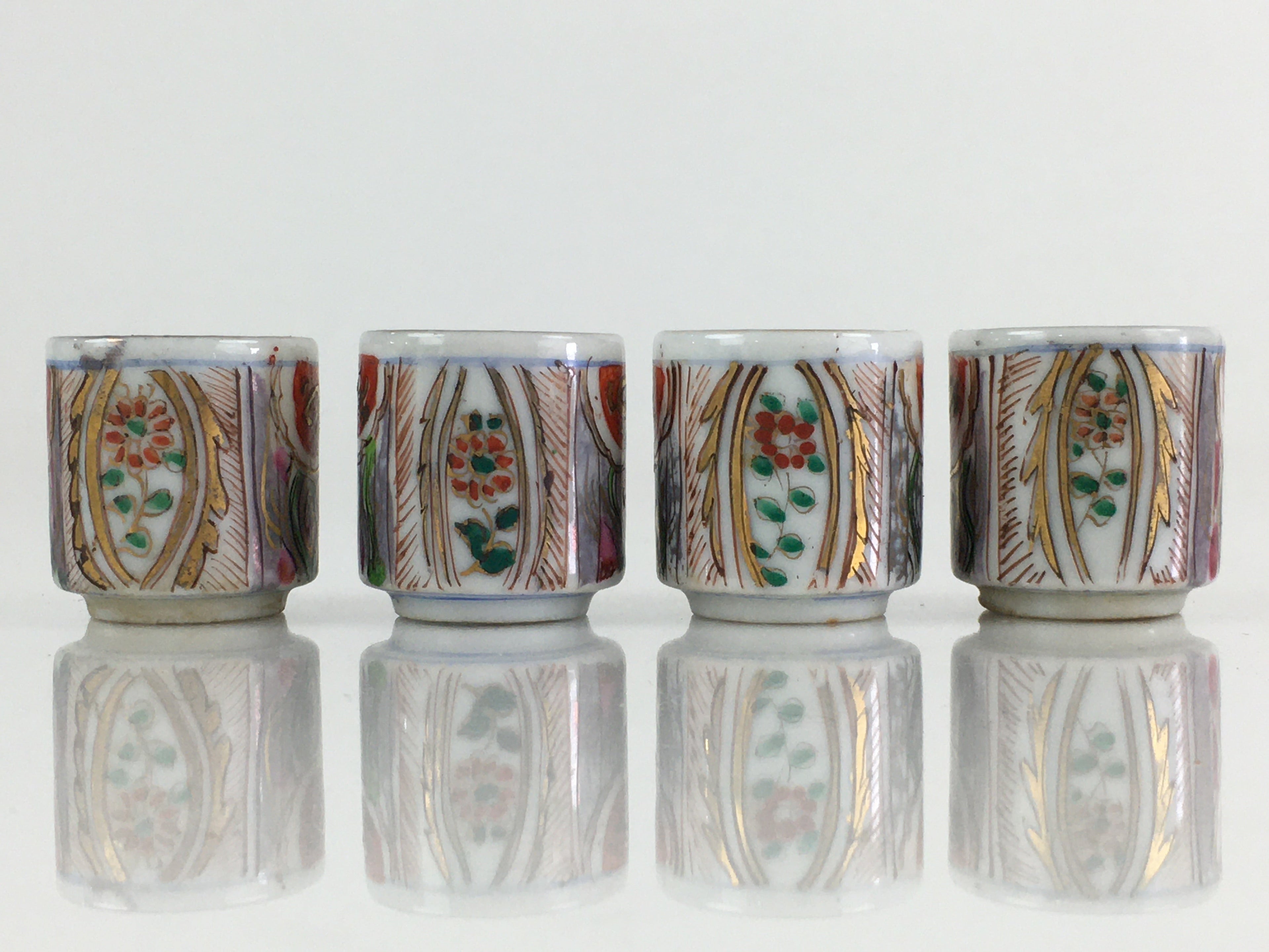 Japanese Porcelain Sake Cup 4pc Set Vtg Sakezuki Ochoko Guinomi PY129