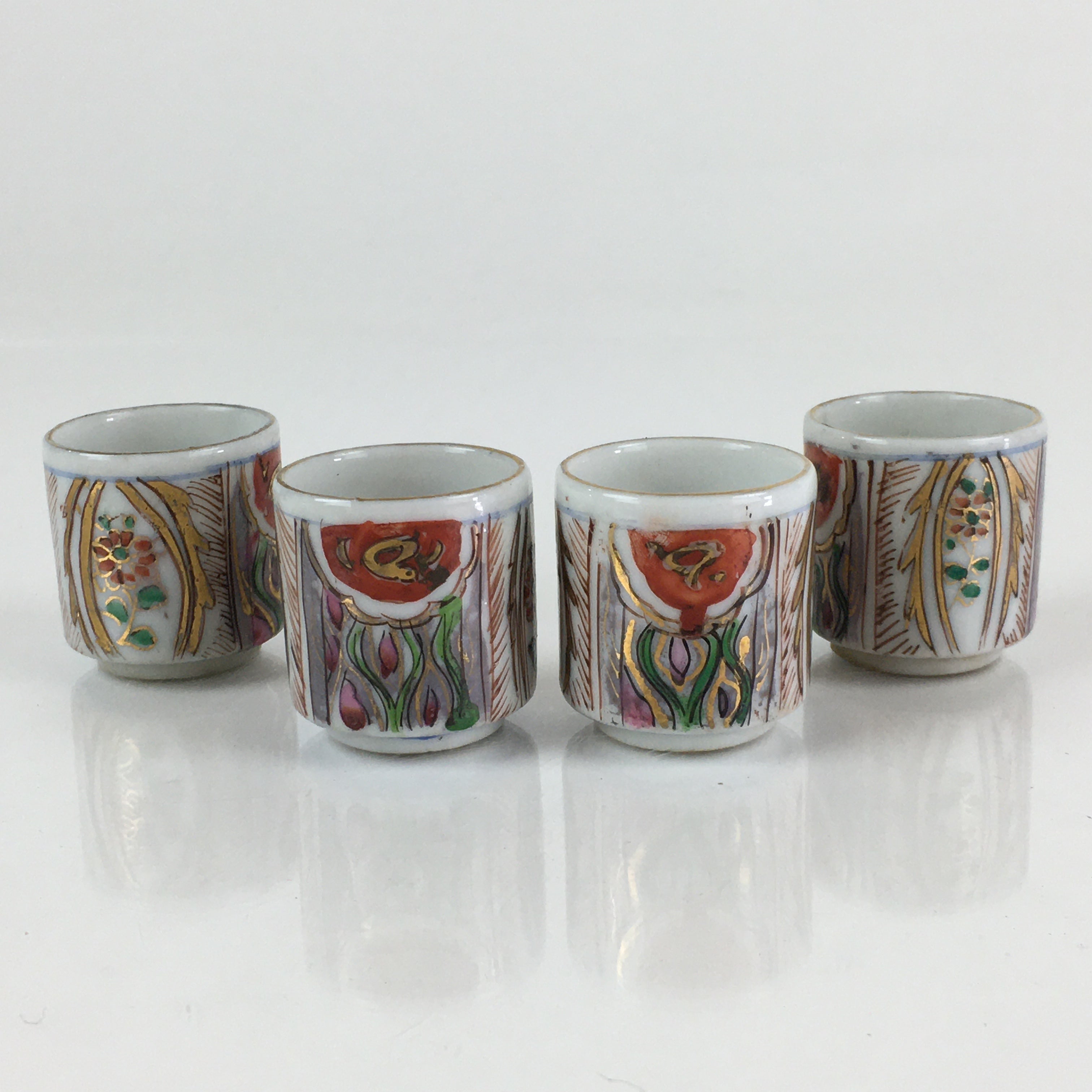 Japanese Porcelain Sake Cup 4pc Set Vtg Sakezuki Ochoko Guinomi PY129