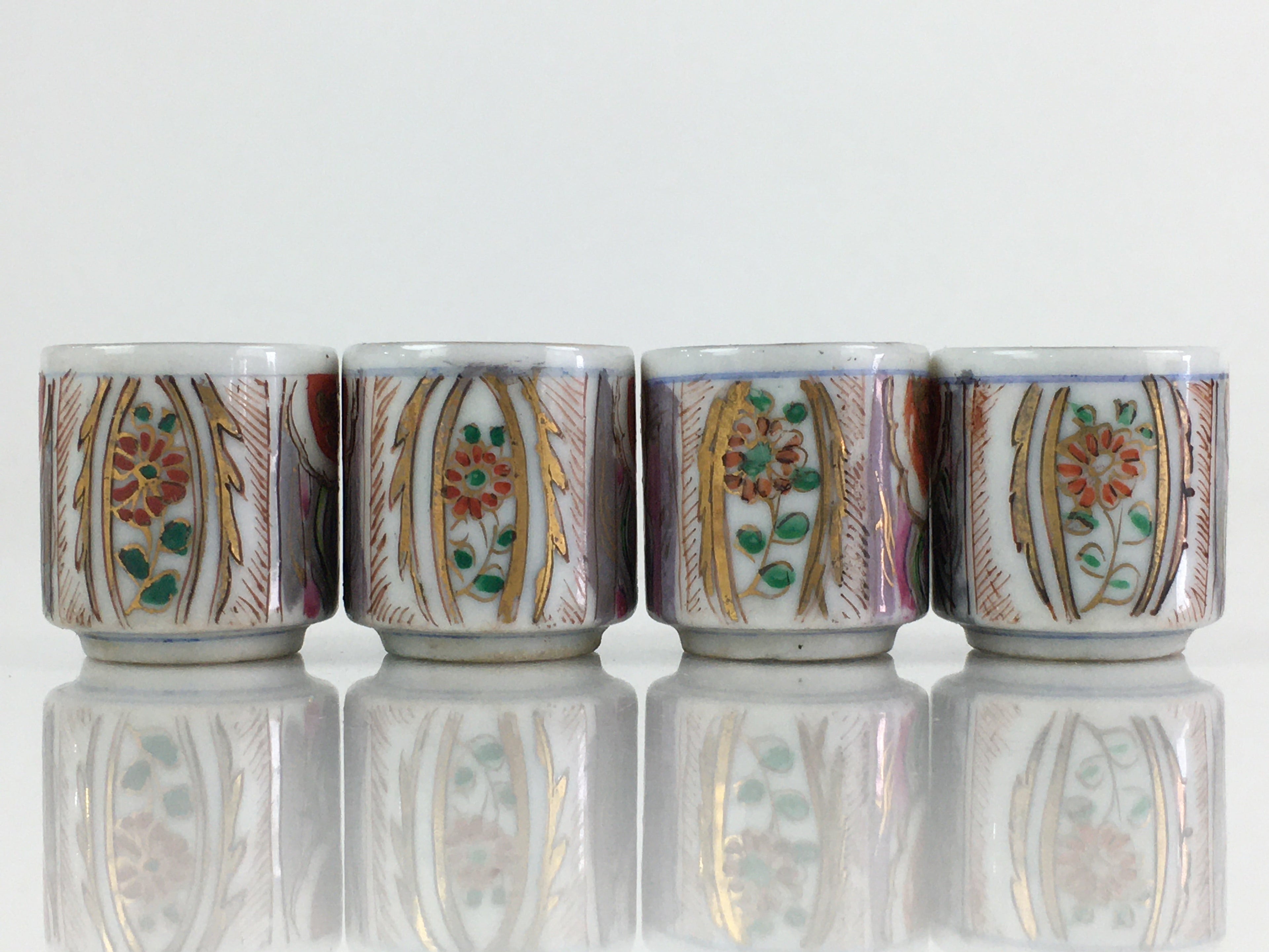 Japanese Porcelain Sake Cup 4pc Set Vtg Sakezuki Ochoko Guinomi PY130
