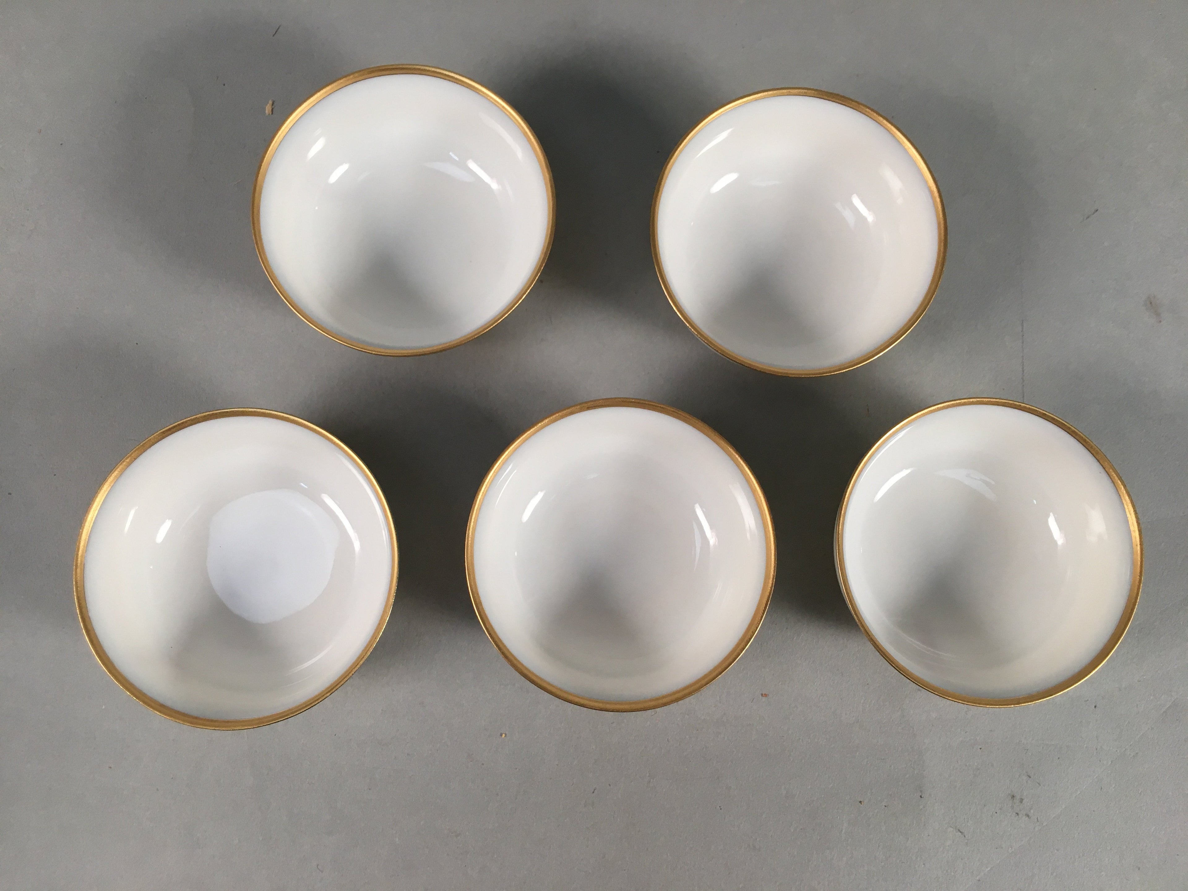 Japanese Porcelain Sake Cup Bottle Set Arita ware Floral Guinomi Tokkuri PX506