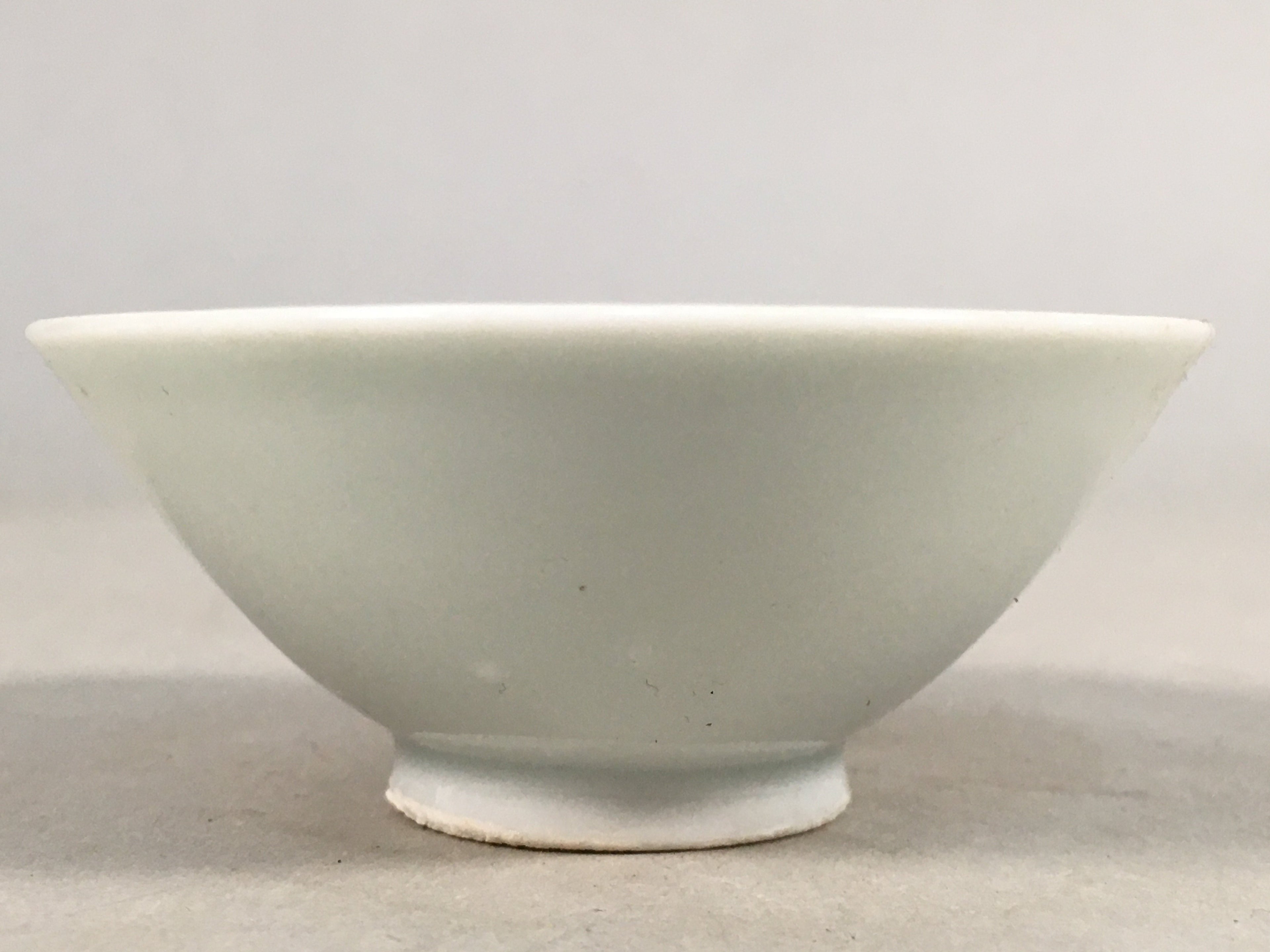 Japanese Porcelain Sake Cup Guinomi Sakazuki Vtg Blue White GU792