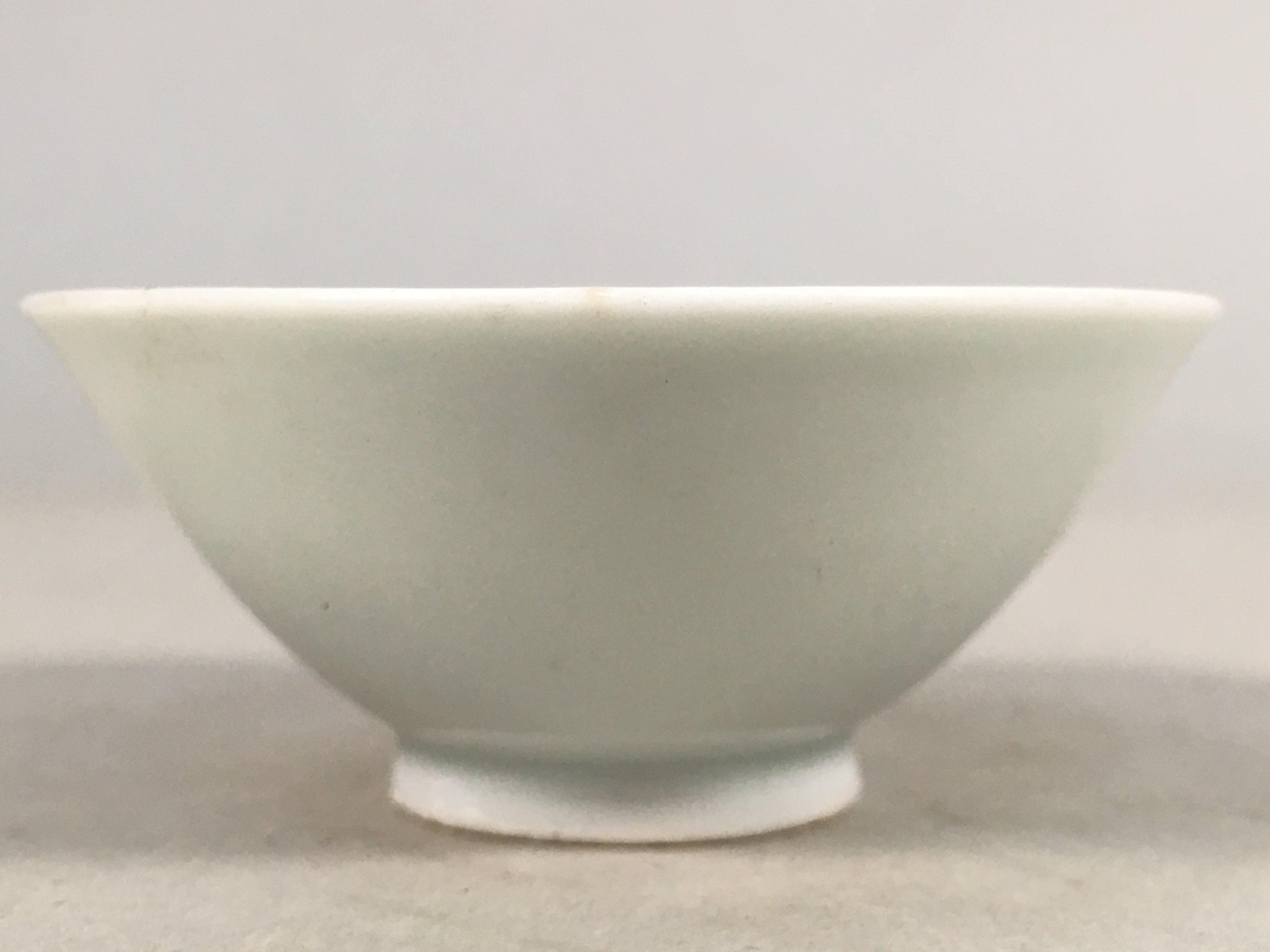 Japanese Porcelain Sake Cup Guinomi Sakazuki Vtg Blue White GU792