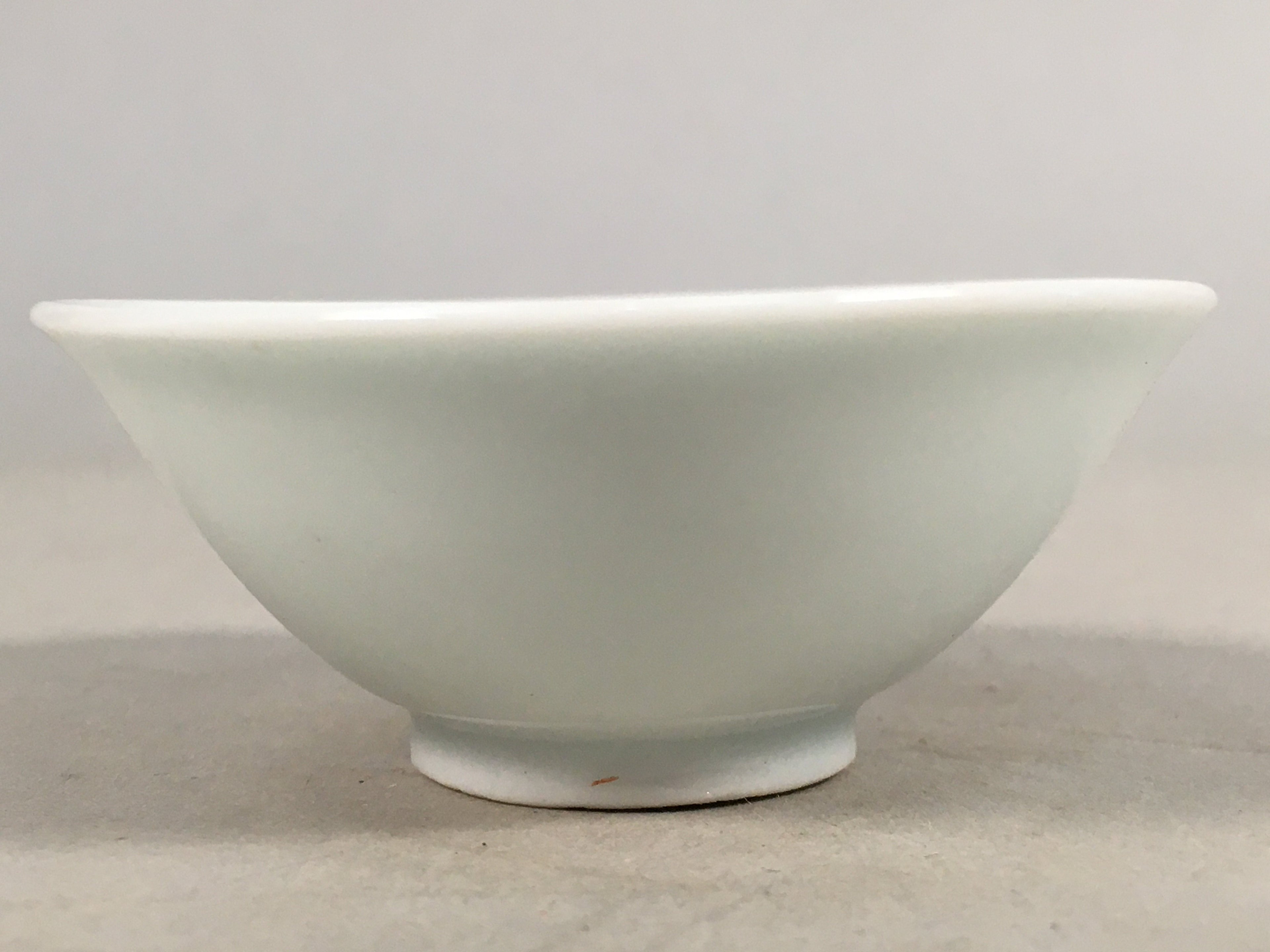 Japanese Porcelain Sake Cup Guinomi Sakazuki Vtg Blue White GU794