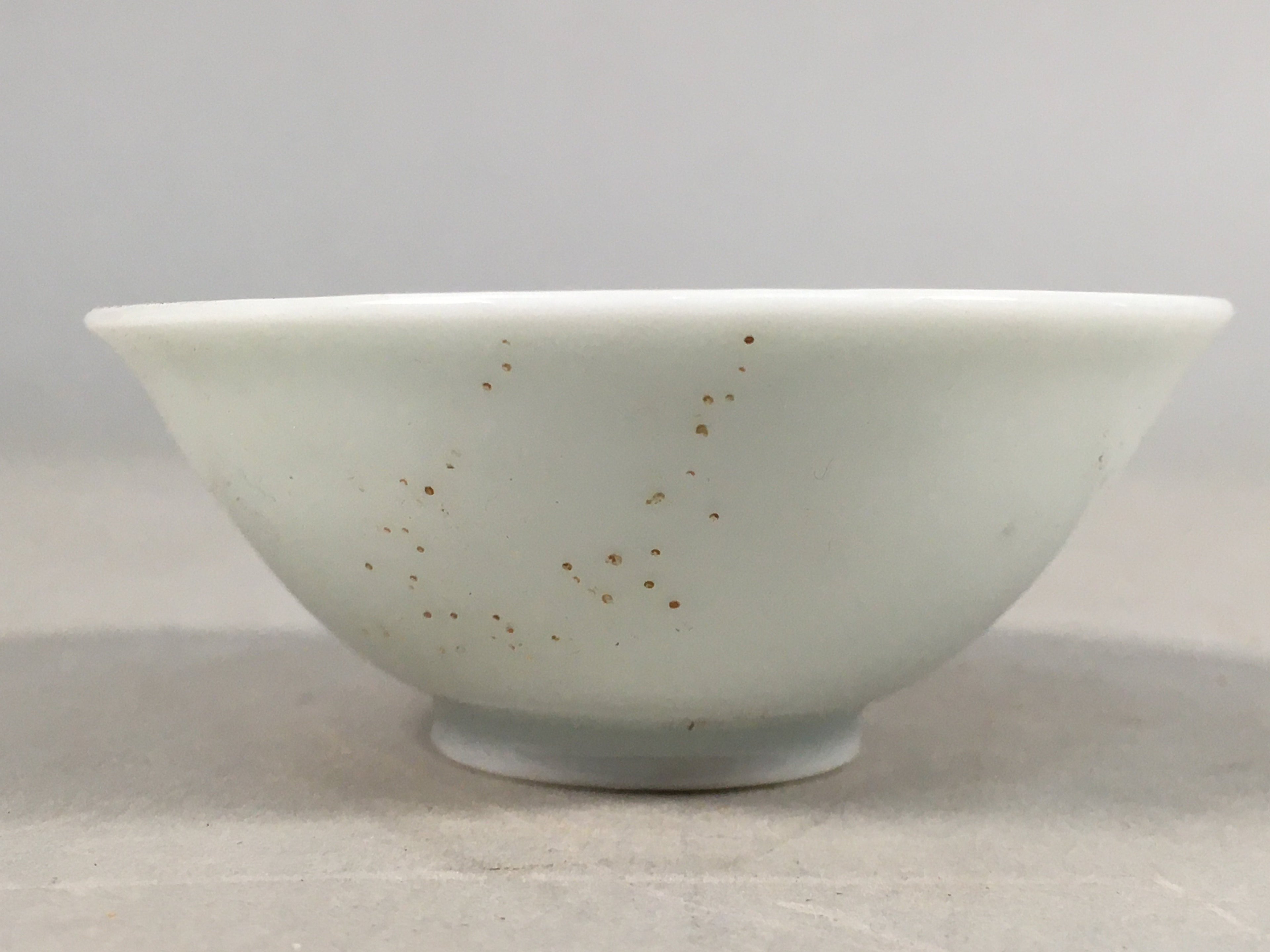 Japanese Porcelain Sake Cup Guinomi Sakazuki Vtg Blue White GU796