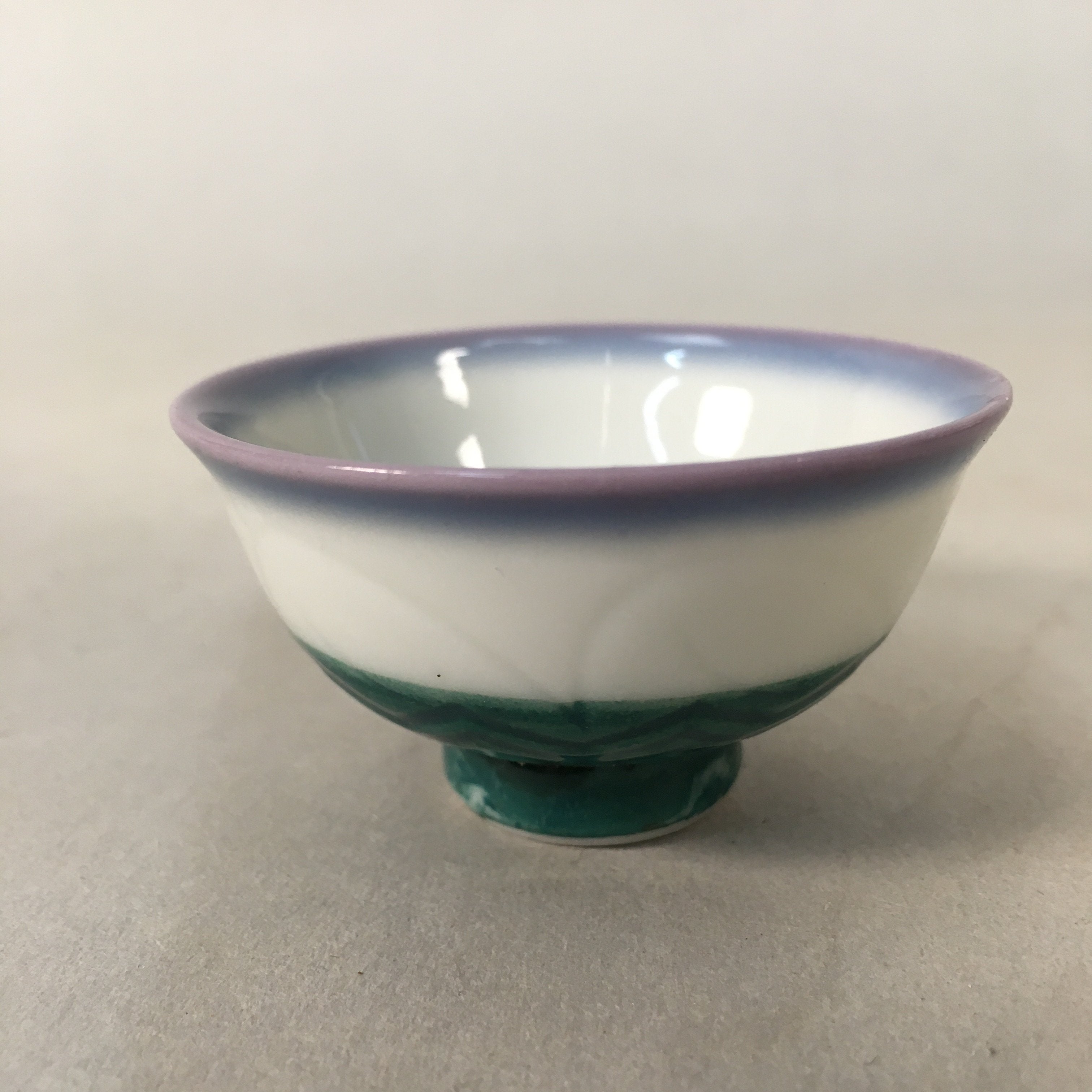 Japanese Porcelain Sake Cup Guinomi Sakazuki Vtg Blue White Green GU851