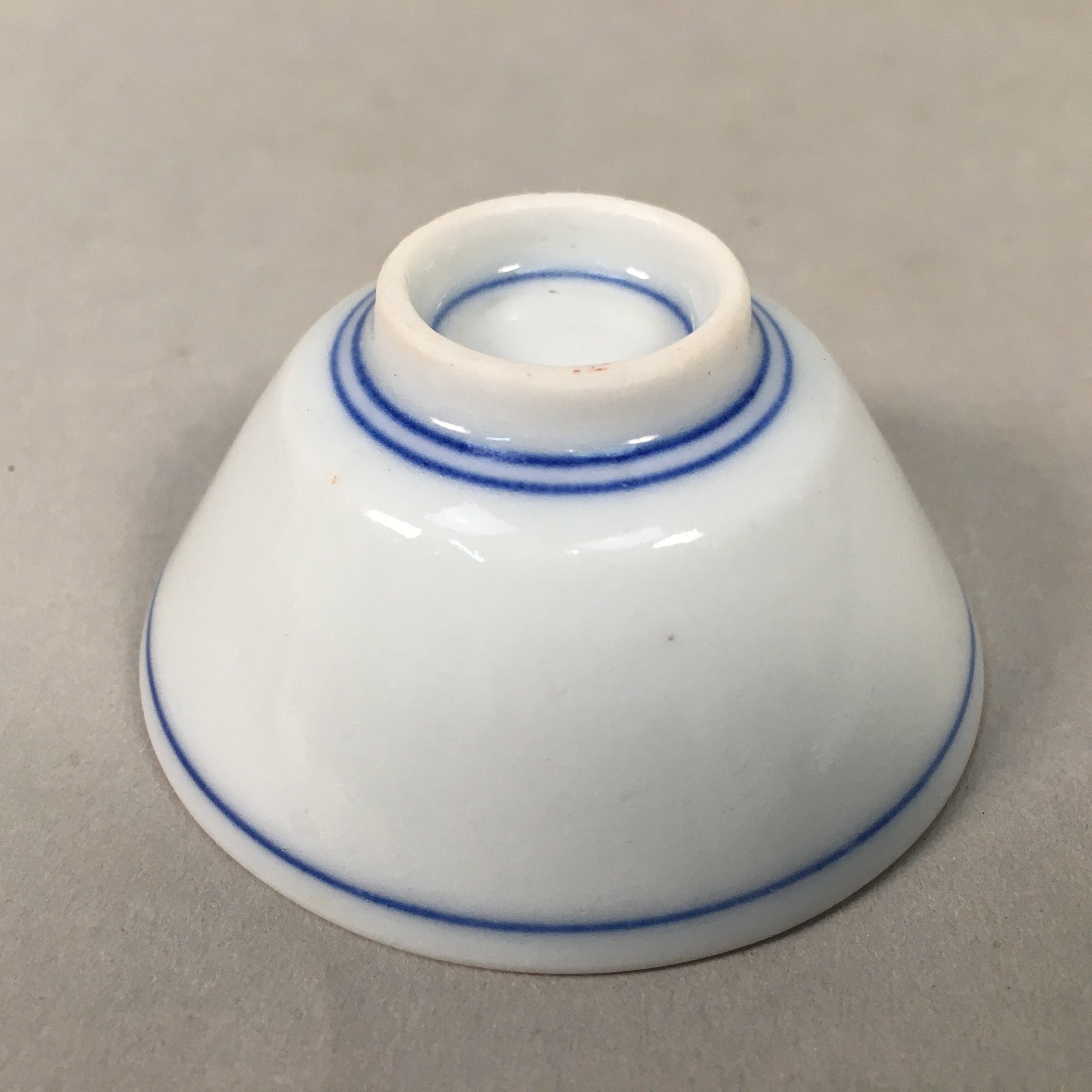 Japanese Porcelain Sake Cup Guinomi Sakazuki Vtg Blue White Kanji GU850