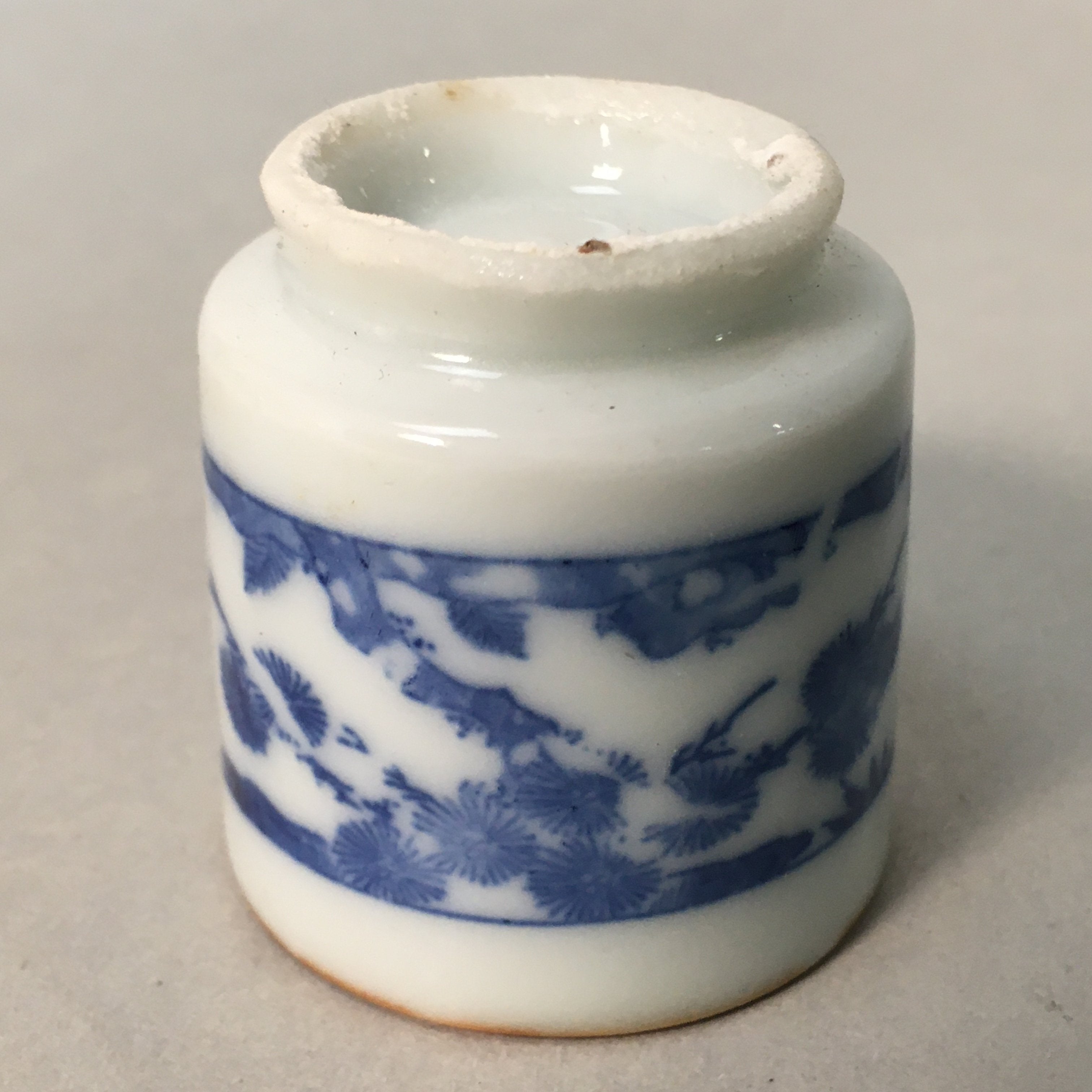 Japanese Porcelain Sake Cup Guinomi Sakazuki Vtg Blue White Lucky Plants GU761