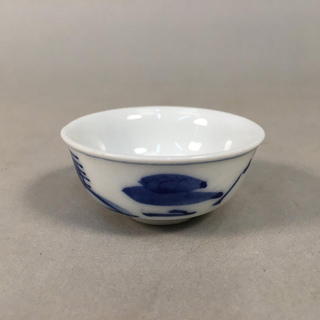 Japanese Porcelain Sake Cup Guinomi Sakazuki Vtg Blue White Mountain GU836