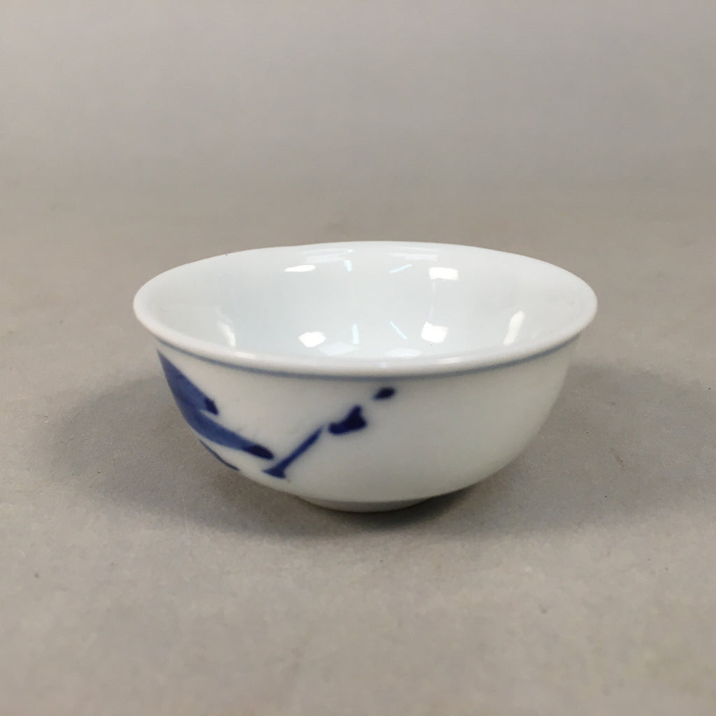 Japanese Porcelain Sake Cup Guinomi Sakazuki Vtg Blue White Mountain GU836