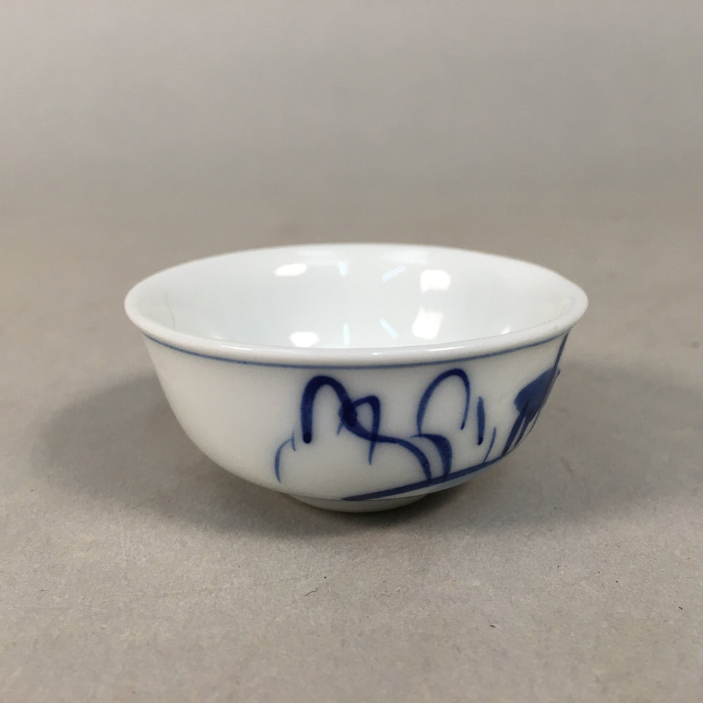 Japanese Porcelain Sake Cup Guinomi Sakazuki Vtg Blue White Mountain GU836