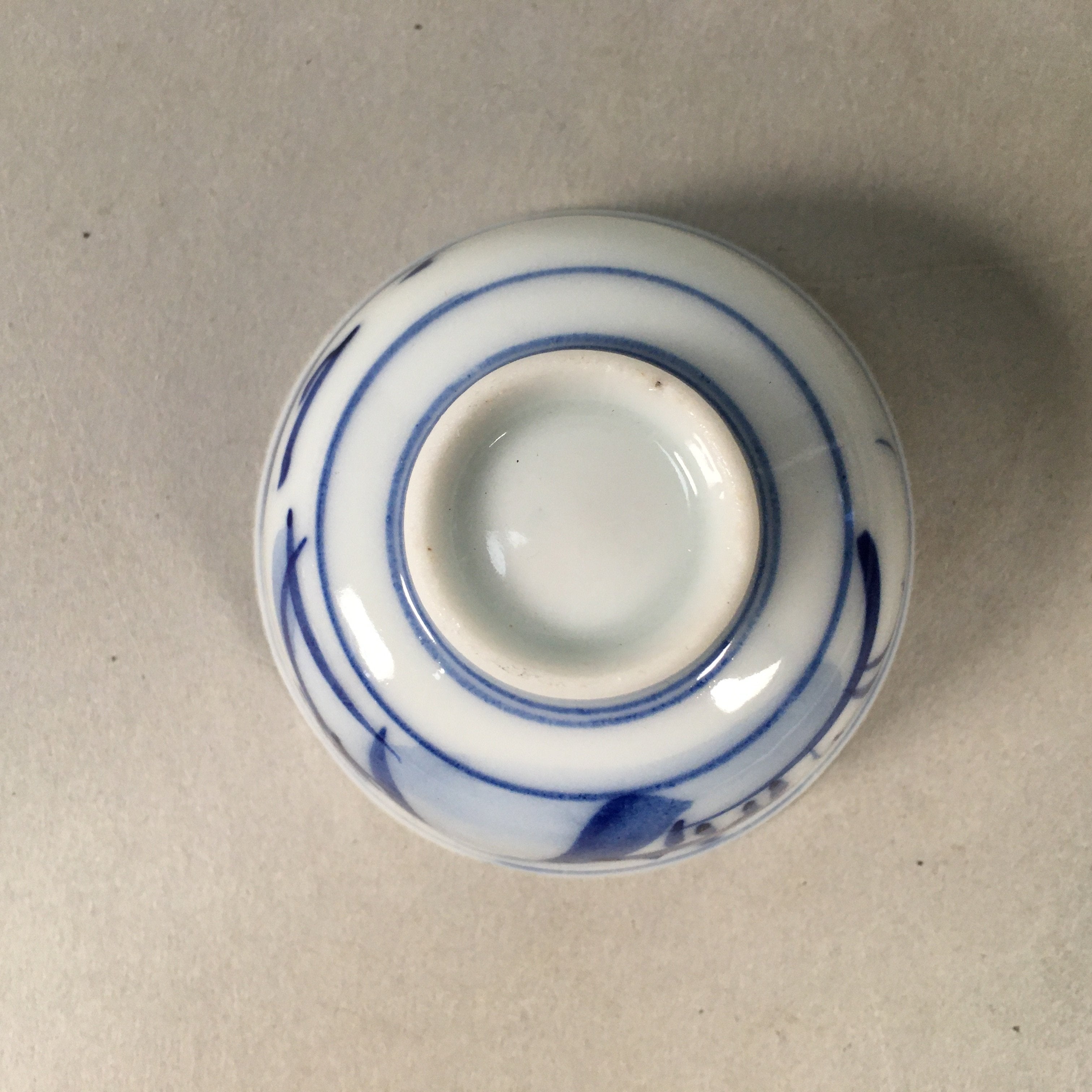Japanese Porcelain Sake Cup Guinomi Sakazuki Vtg Blue White Mountain GU836