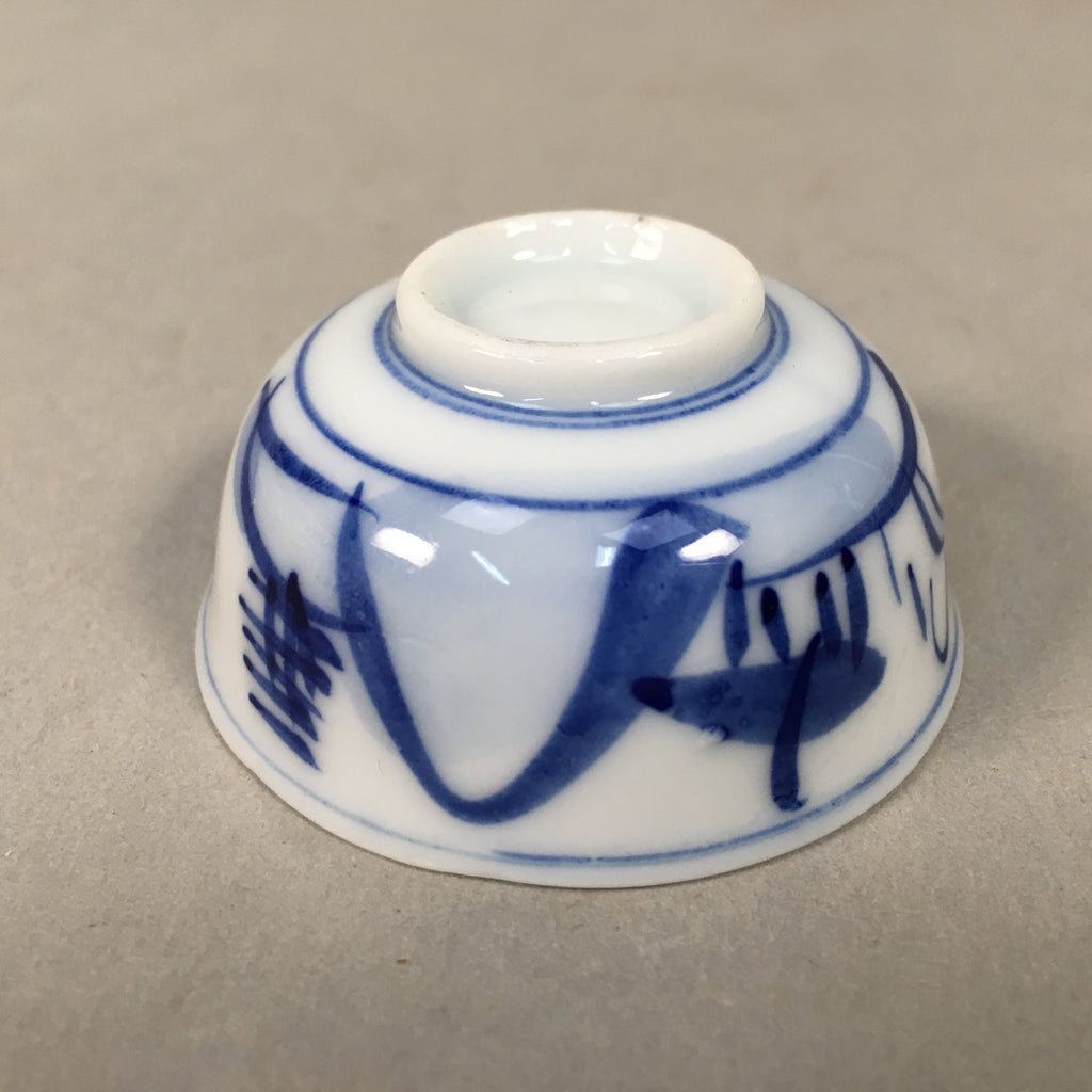 Japanese Porcelain Sake Cup Guinomi Sakazuki Vtg Blue White Mountain GU836