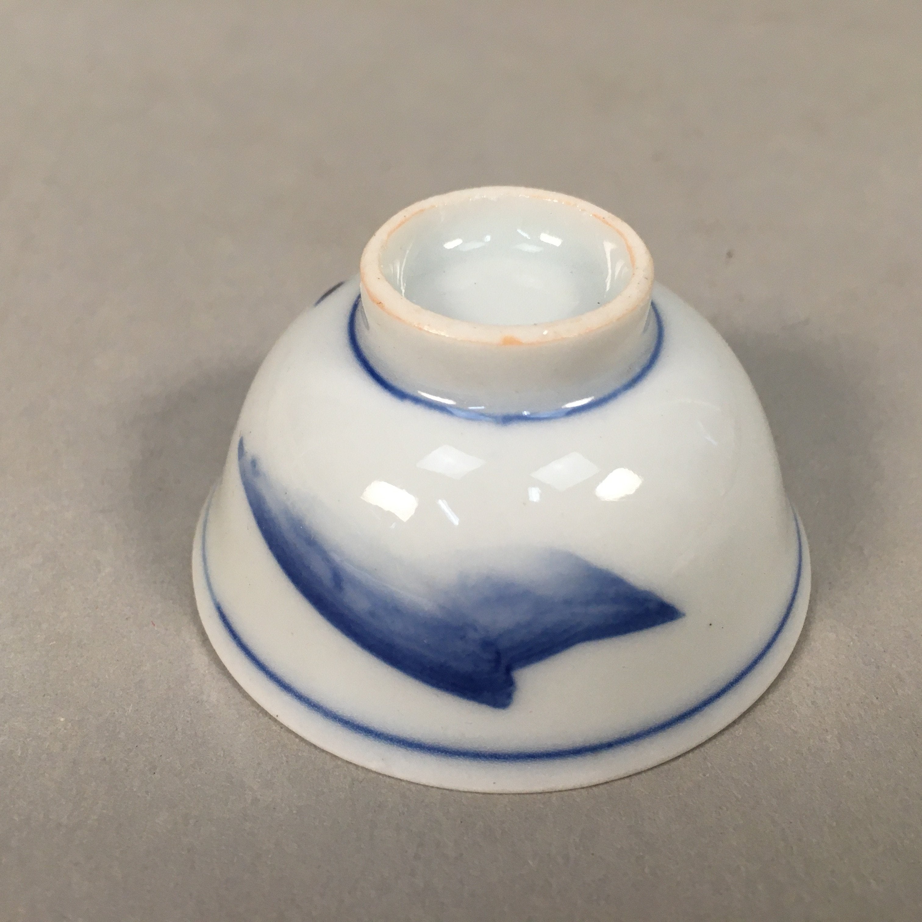 Japanese Porcelain Sake Cup Guinomi Sakazuki Vtg Blue White Mountain GU874