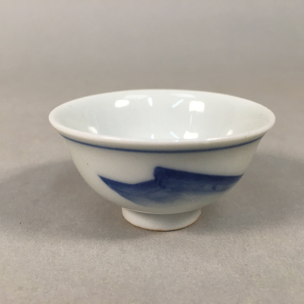 Japanese Porcelain Sake Cup Guinomi Sakazuki Vtg Blue White Mountain GU874