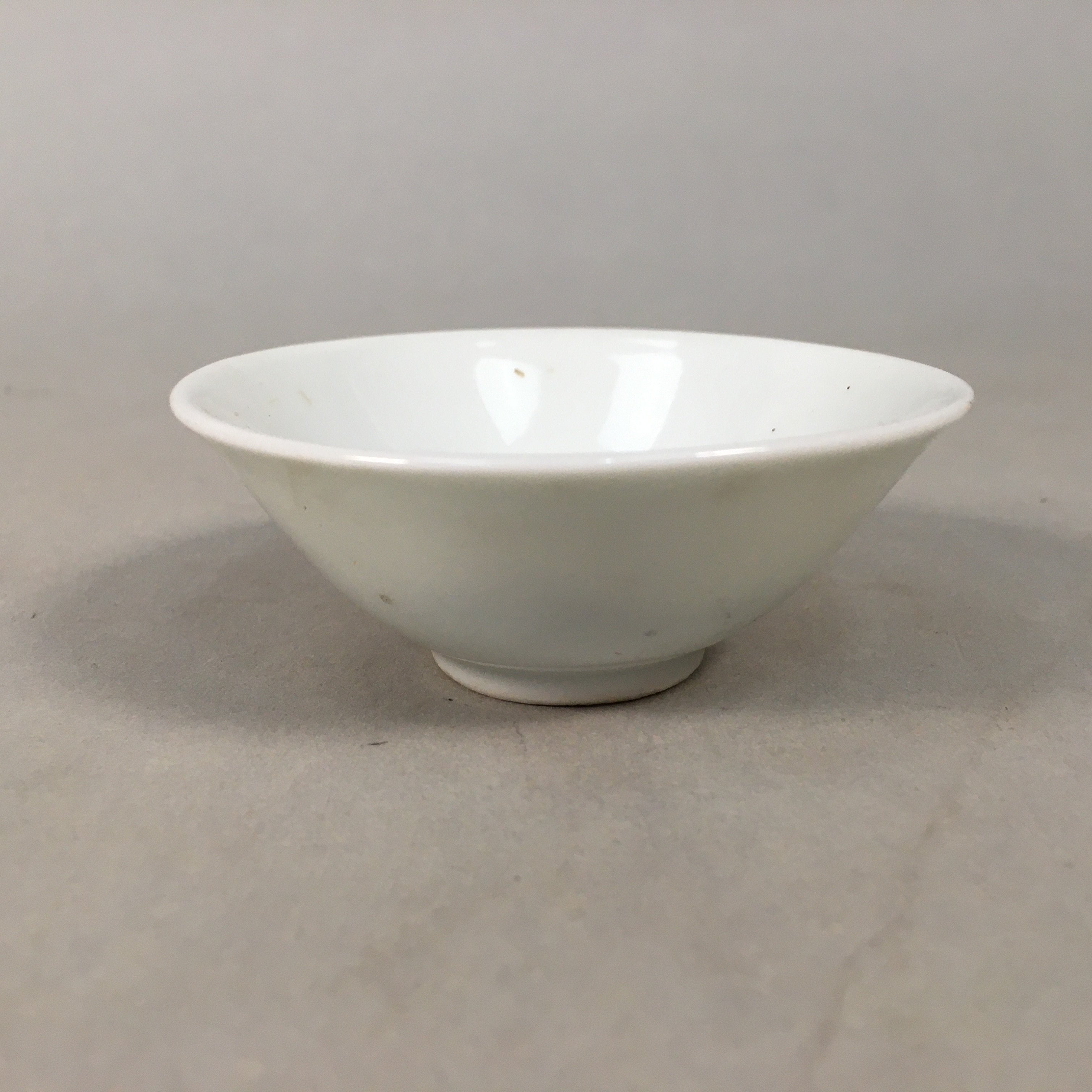 Japanese Porcelain Sake Cup Guinomi Sakazuki Vtg Blue White Mt.Fuji GU857