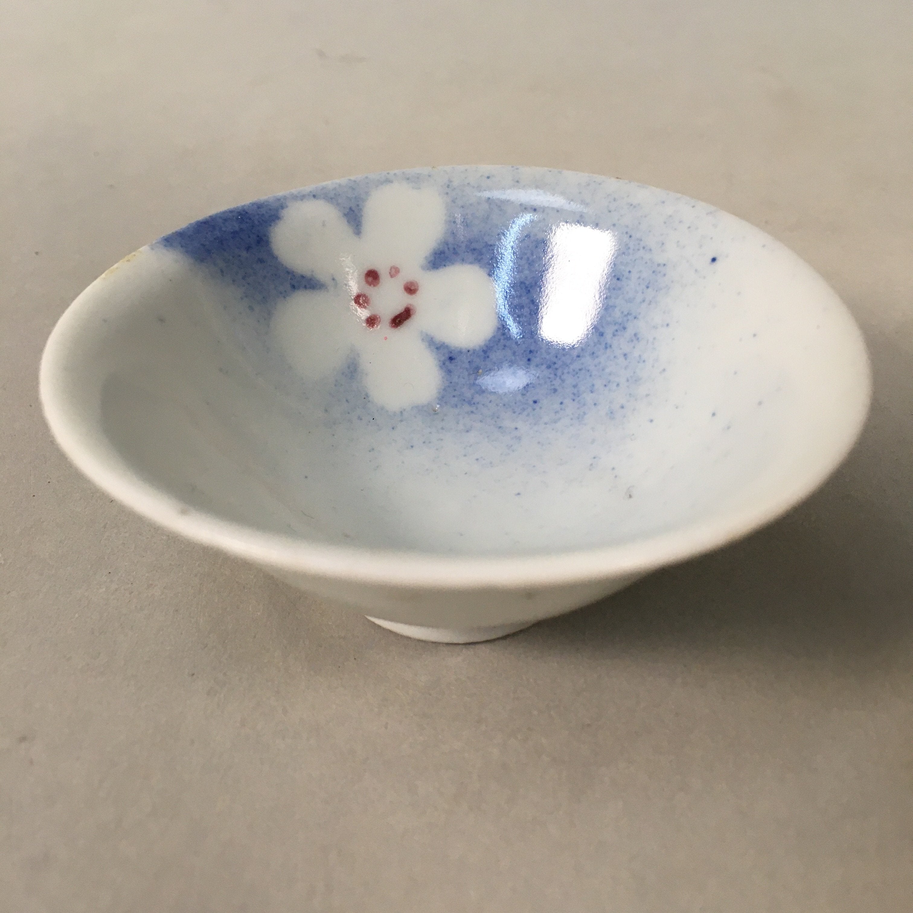 Japanese Porcelain Sake Cup Guinomi Sakazuki Vtg Blue White Plum Blossom GU855