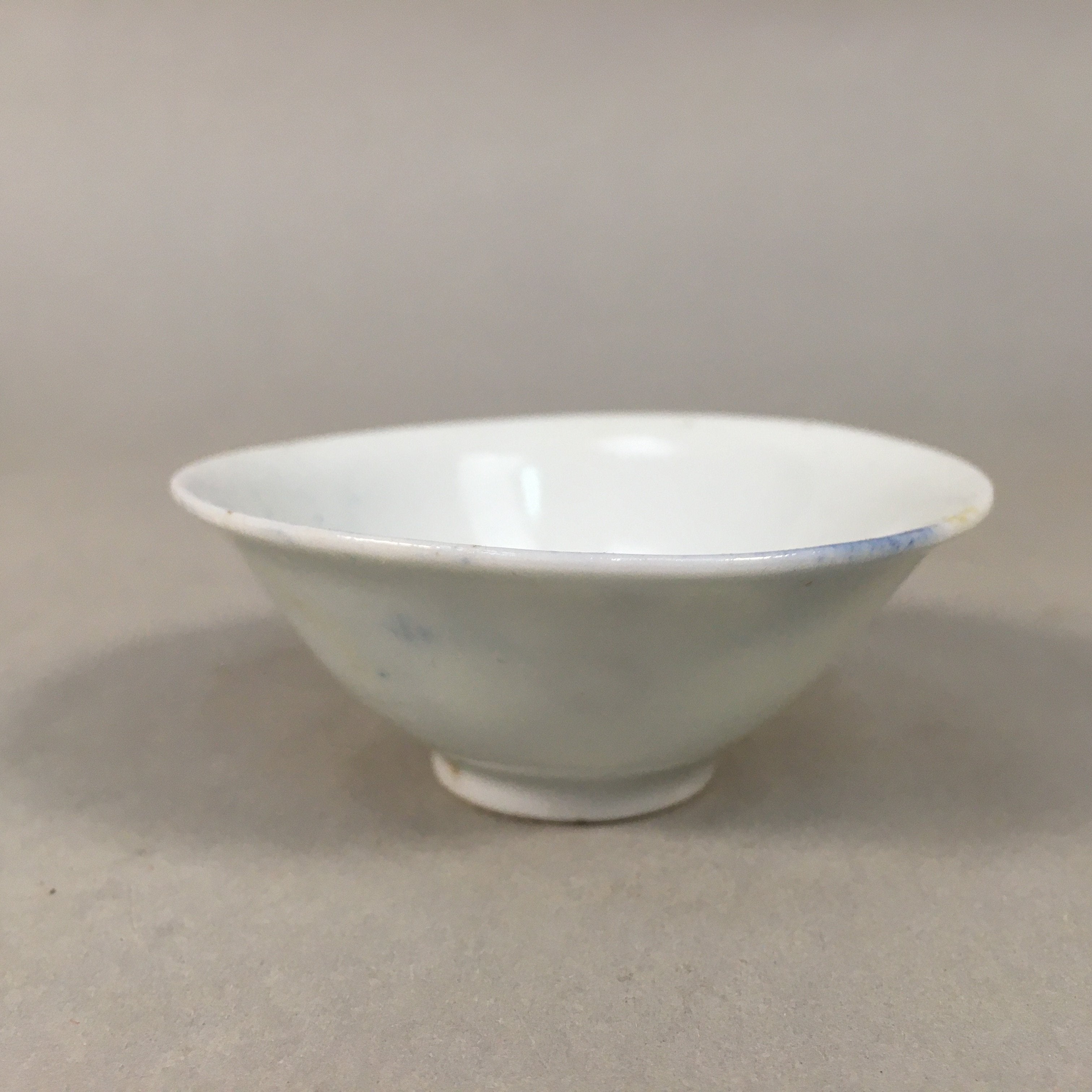 Japanese Porcelain Sake Cup Guinomi Sakazuki Vtg Blue White Plum Blossom GU855