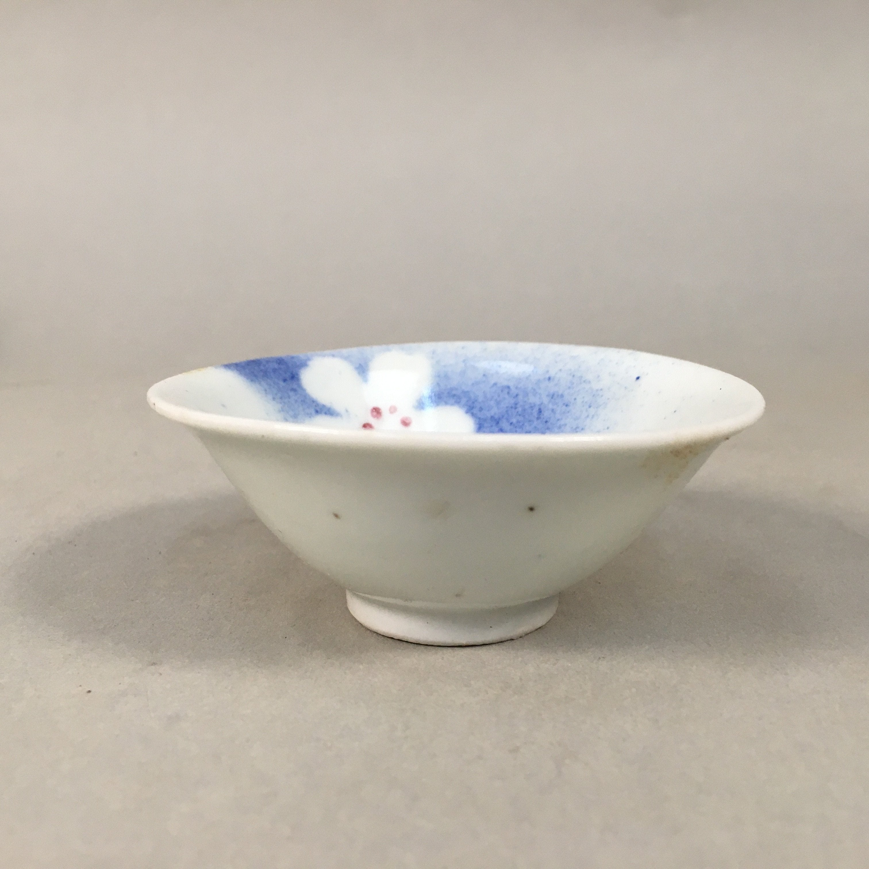 Japanese Porcelain Sake Cup Guinomi Sakazuki Vtg Blue White Plum Blossom GU855