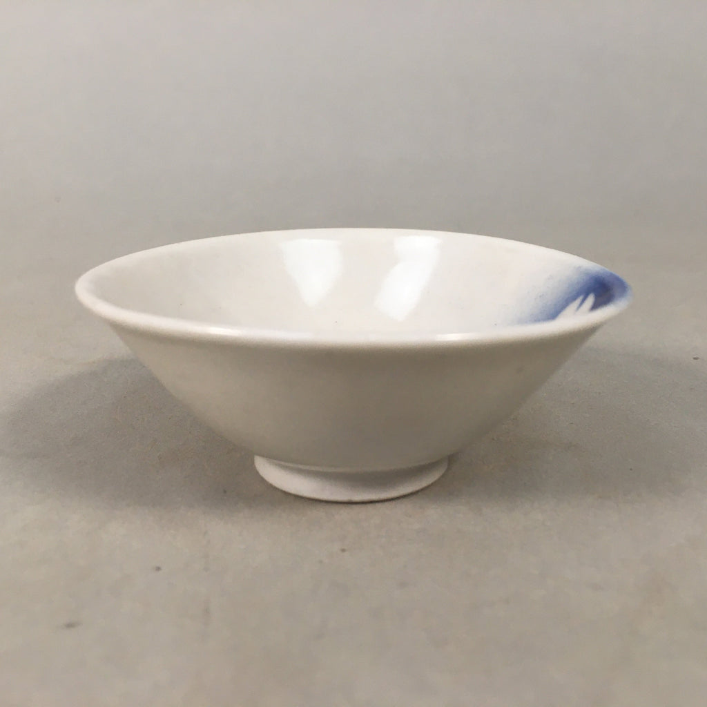 Japanese Porcelain Sake Cup Guinomi Sakazuki Vtg Blue White Sakura GU856