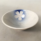Japanese Porcelain Sake Cup Guinomi Sakazuki Vtg Blue White Sakura GU856