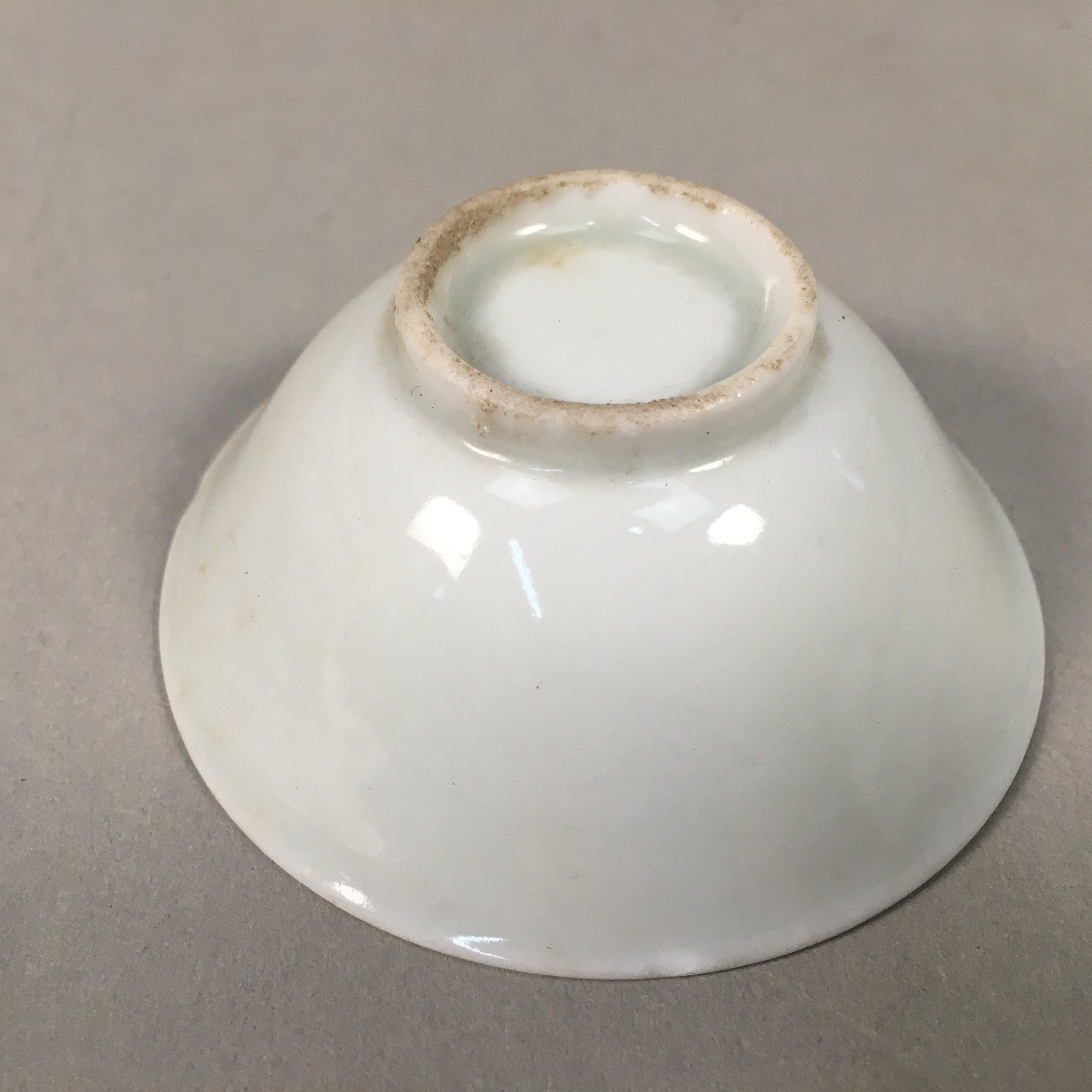 Japanese Porcelain Sake Cup Guinomi Sakazuki Vtg Blue White Sakura GU870