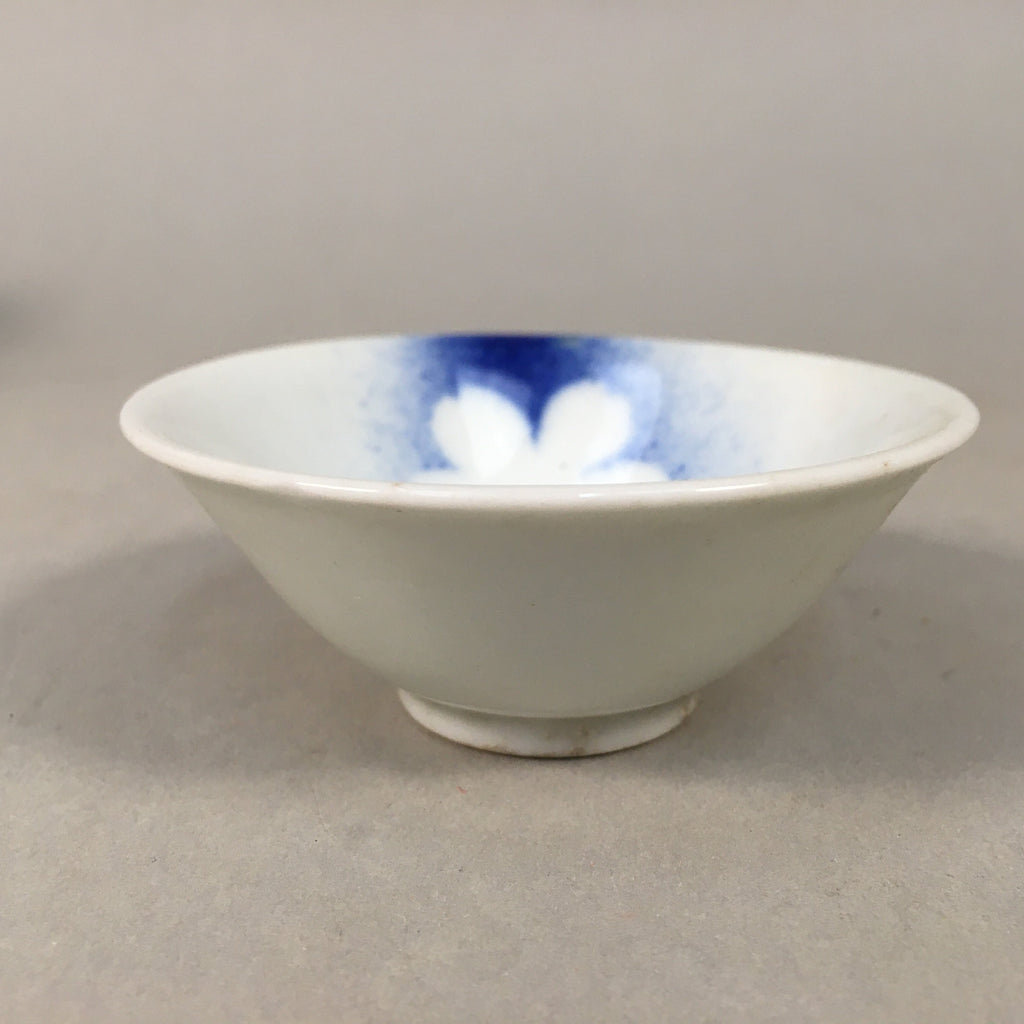Japanese Porcelain Sake Cup Guinomi Sakazuki Vtg Blue White Sakura GU870