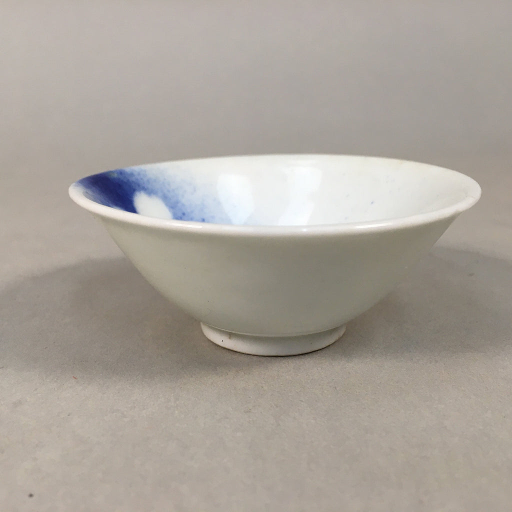 Japanese Porcelain Sake Cup Guinomi Sakazuki Vtg Blue White Sakura GU870