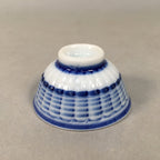 Japanese Porcelain Sake Cup Guinomi Sakazuki Vtg Blue White Sometsuke GU345
