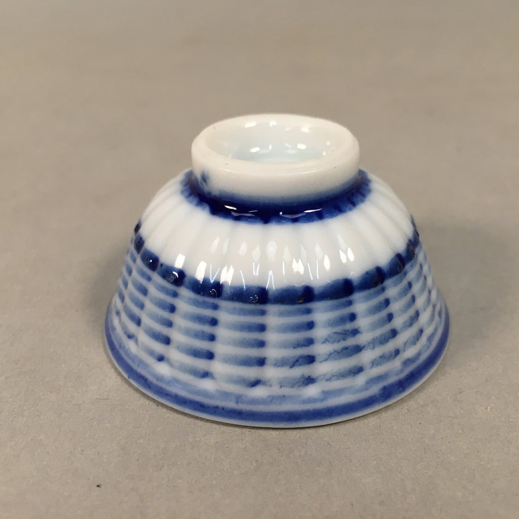 Japanese Porcelain Sake Cup Guinomi Sakazuki Vtg Blue White Sometsuke GU345
