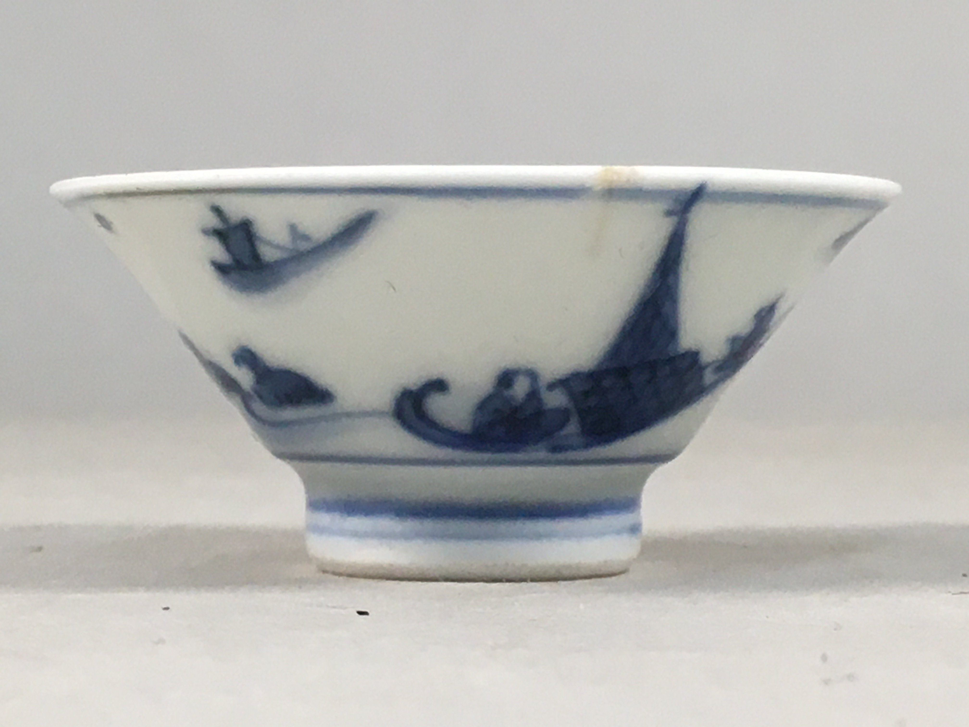 Japanese Porcelain Sake Cup Guinomi Sakazuki Vtg Blue White Sometsuke GU810