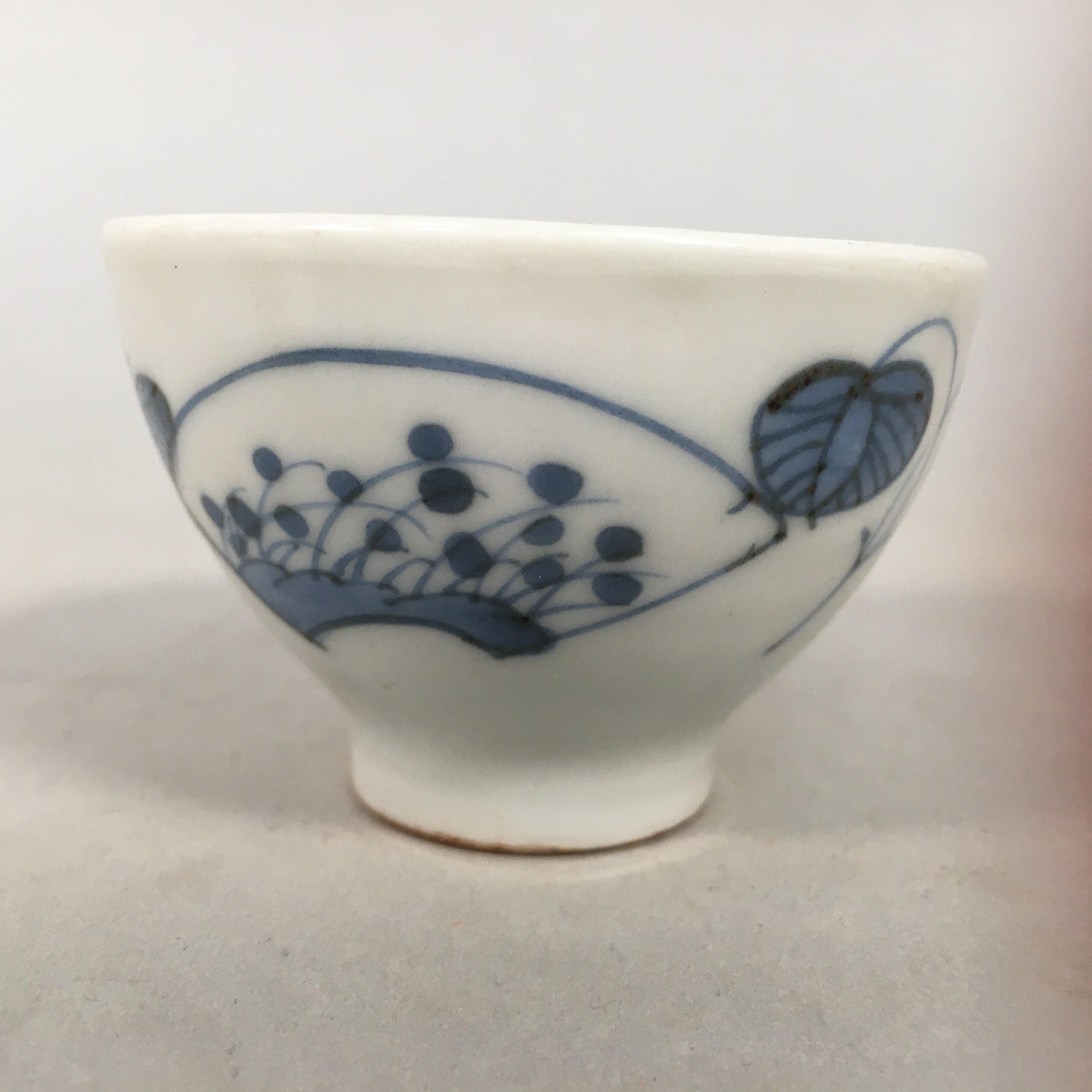 Japanese Porcelain Sake Cup Guinomi Sakazuki Vtg Blue White Sometsuke GU822