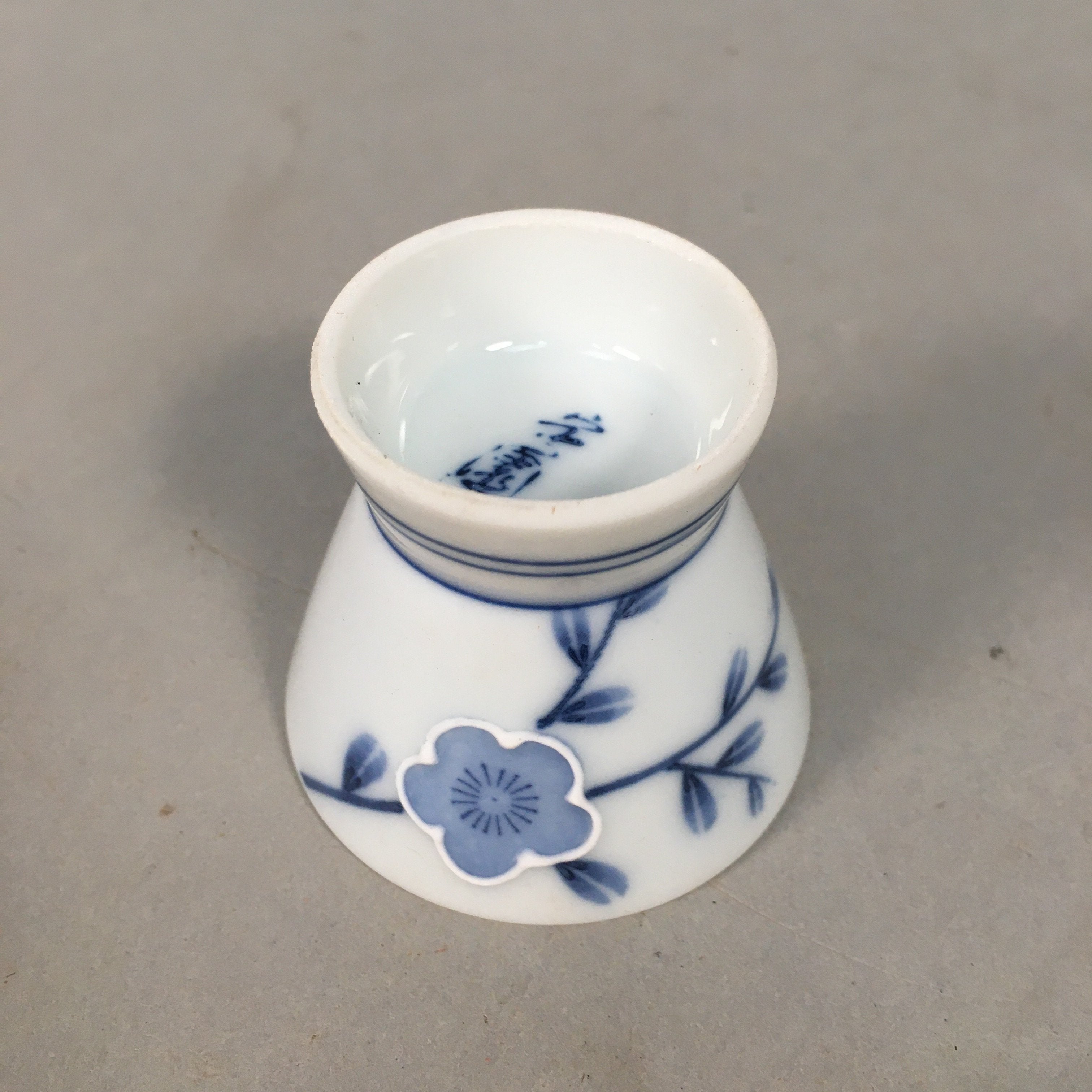 Japanese Porcelain Sake Cup Guinomi Sakazuki Vtg Blue White Sometsuke GU824