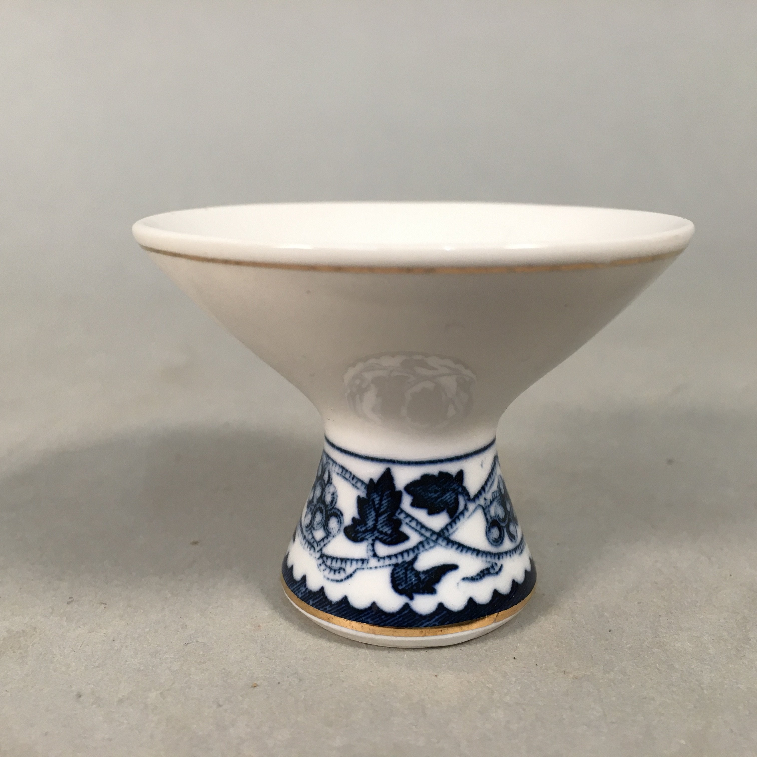 Japanese Porcelain Sake Cup Guinomi Sakazuki Vtg Blue White Sometsuke GU825