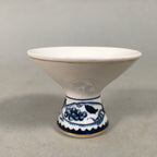 Japanese Porcelain Sake Cup Guinomi Sakazuki Vtg Blue White Sometsuke GU825
