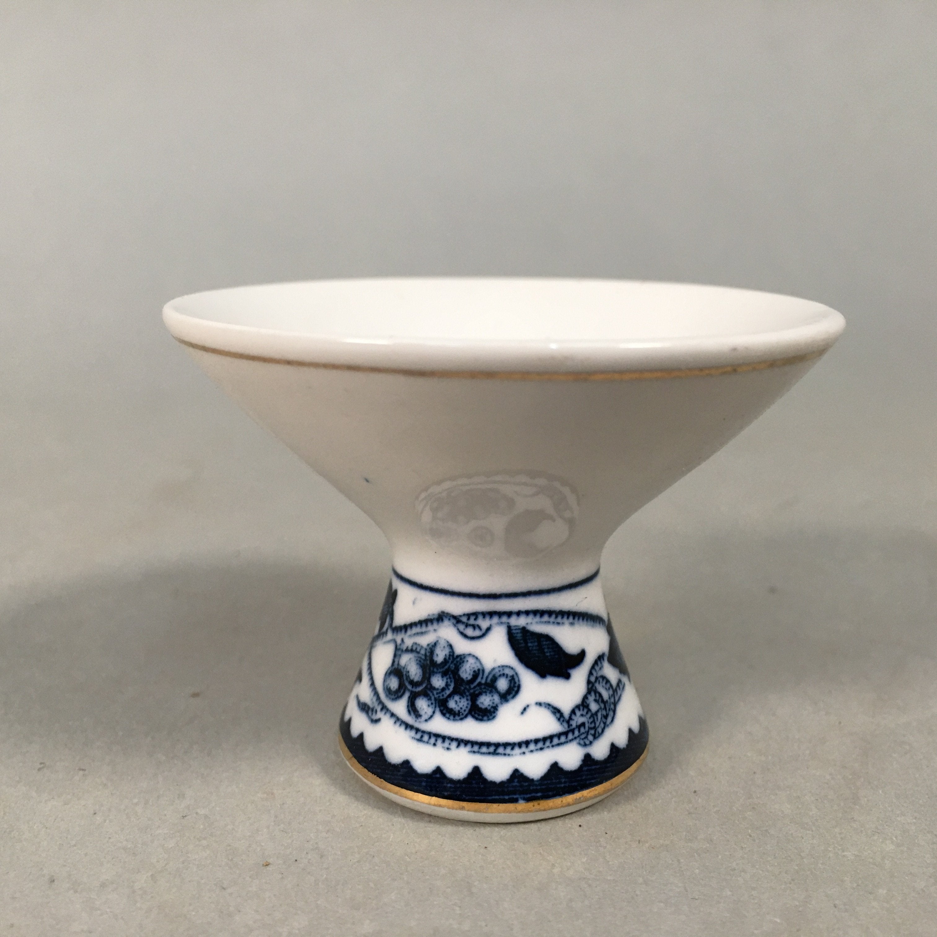 Japanese Porcelain Sake Cup Guinomi Sakazuki Vtg Blue White Sometsuke GU825