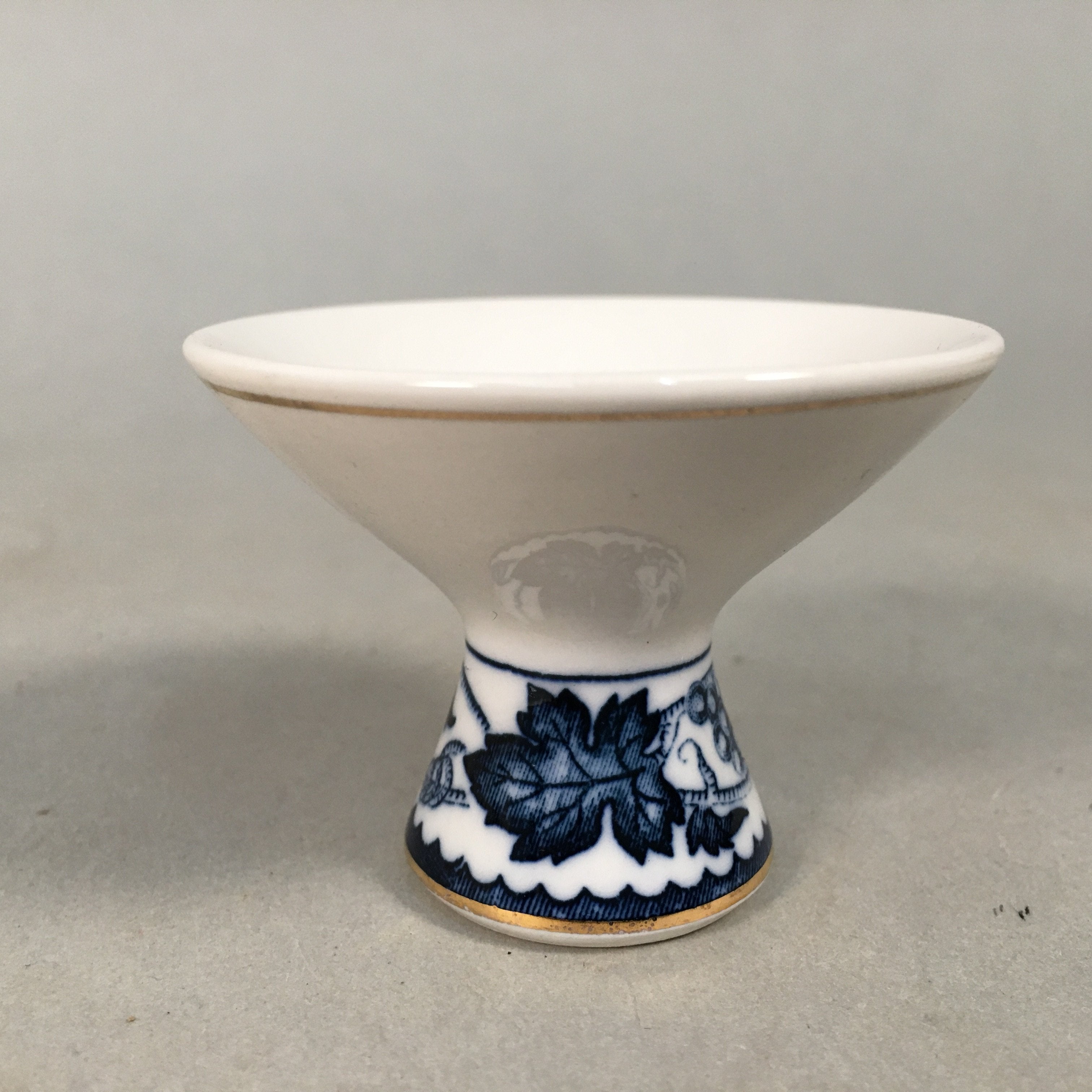 Japanese Porcelain Sake Cup Guinomi Sakazuki Vtg Blue White Sometsuke GU825