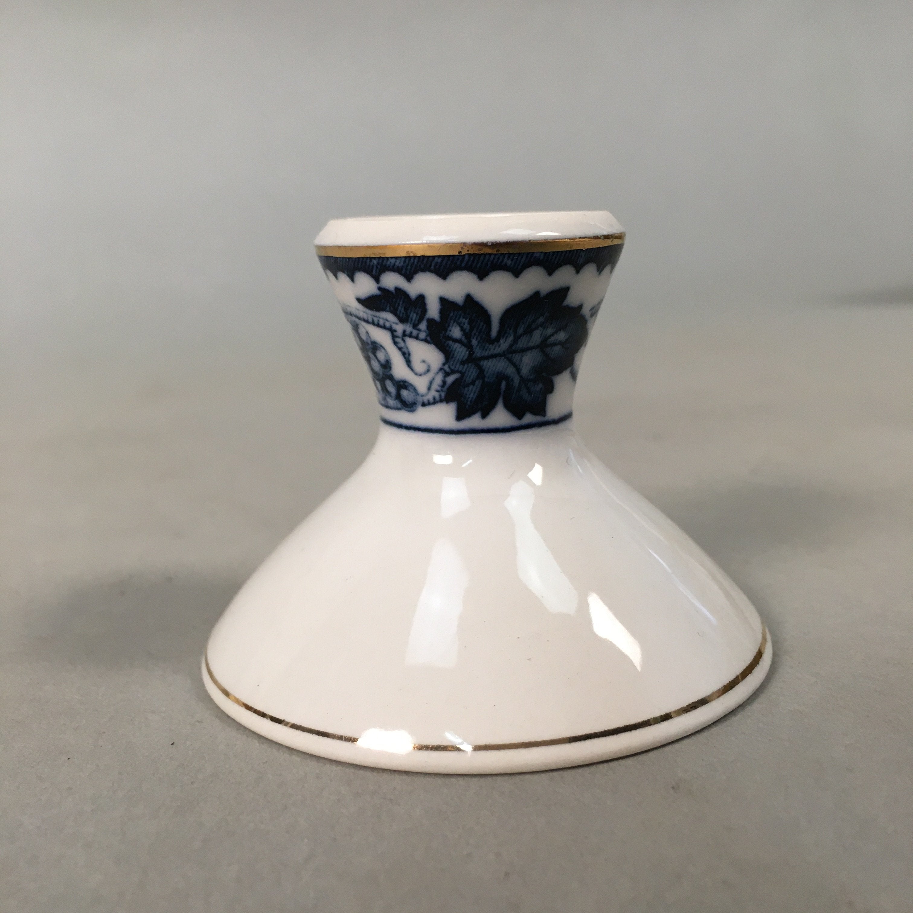 Japanese Porcelain Sake Cup Guinomi Sakazuki Vtg Blue White Sometsuke GU825