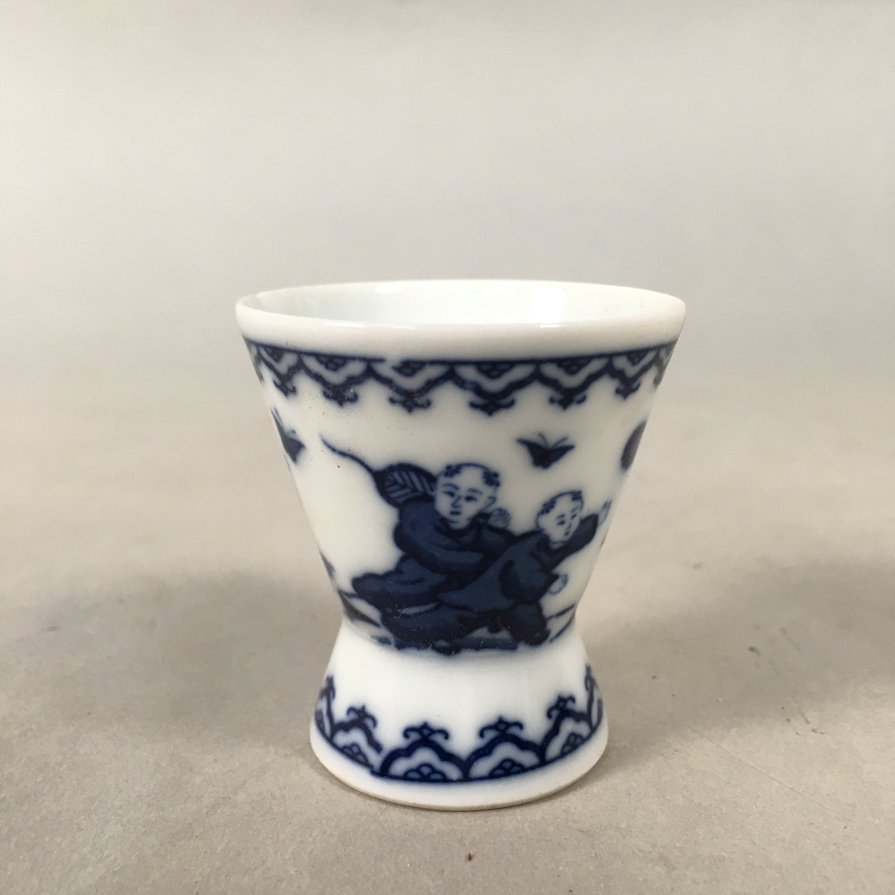 Japanese Porcelain Sake Cup Guinomi Sakazuki Vtg Blue White Sometsuke GU828