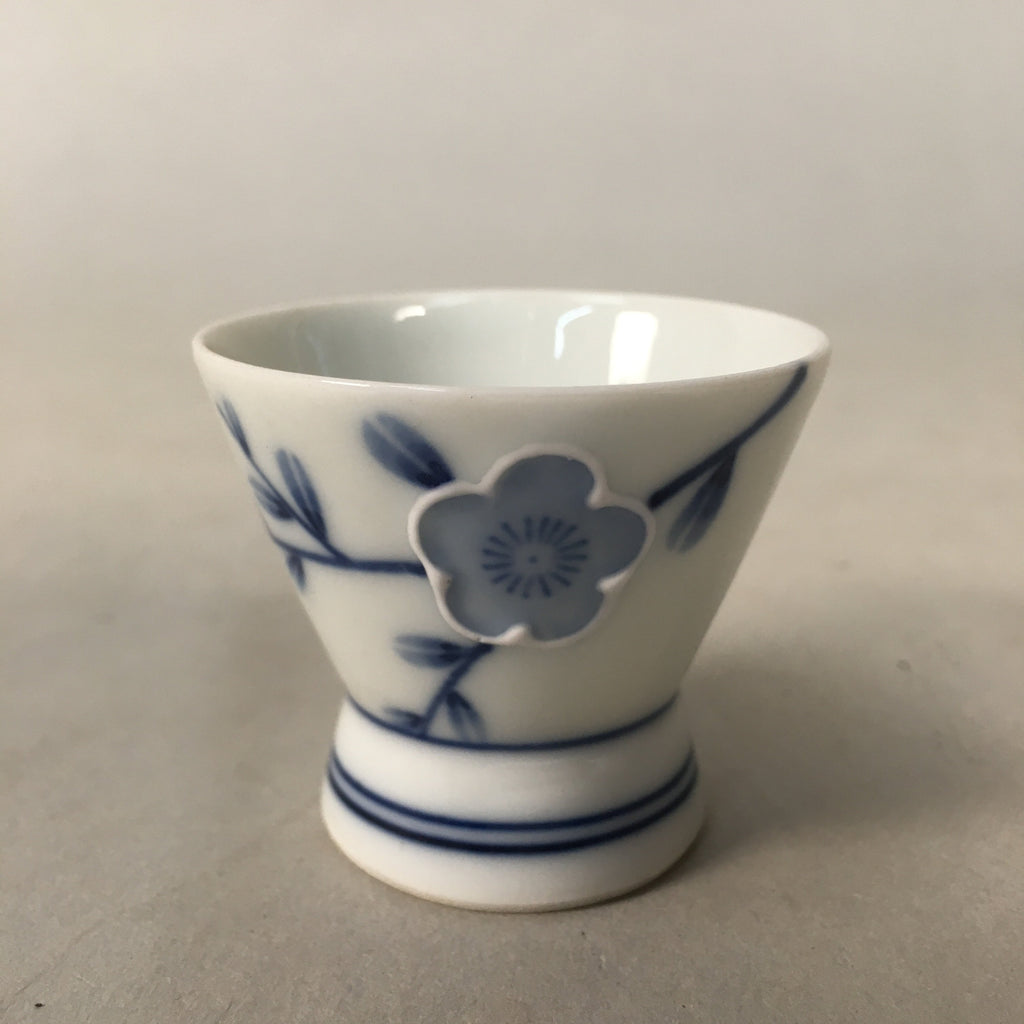 Japanese Porcelain Sake Cup Guinomi Sakazuki Vtg Blue White Sometsuke GU829