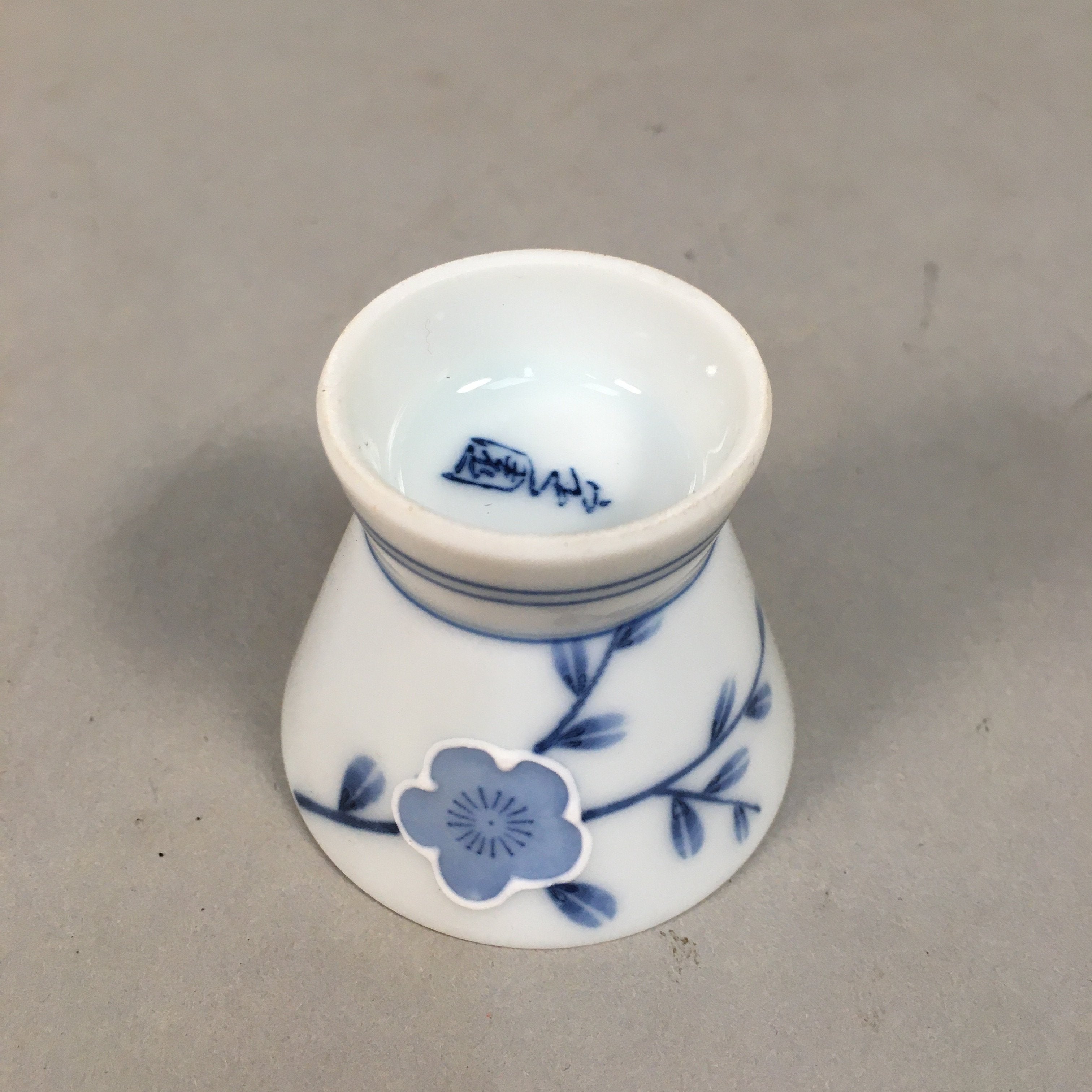 Japanese Porcelain Sake Cup Guinomi Sakazuki Vtg Blue White Sometsuke GU830