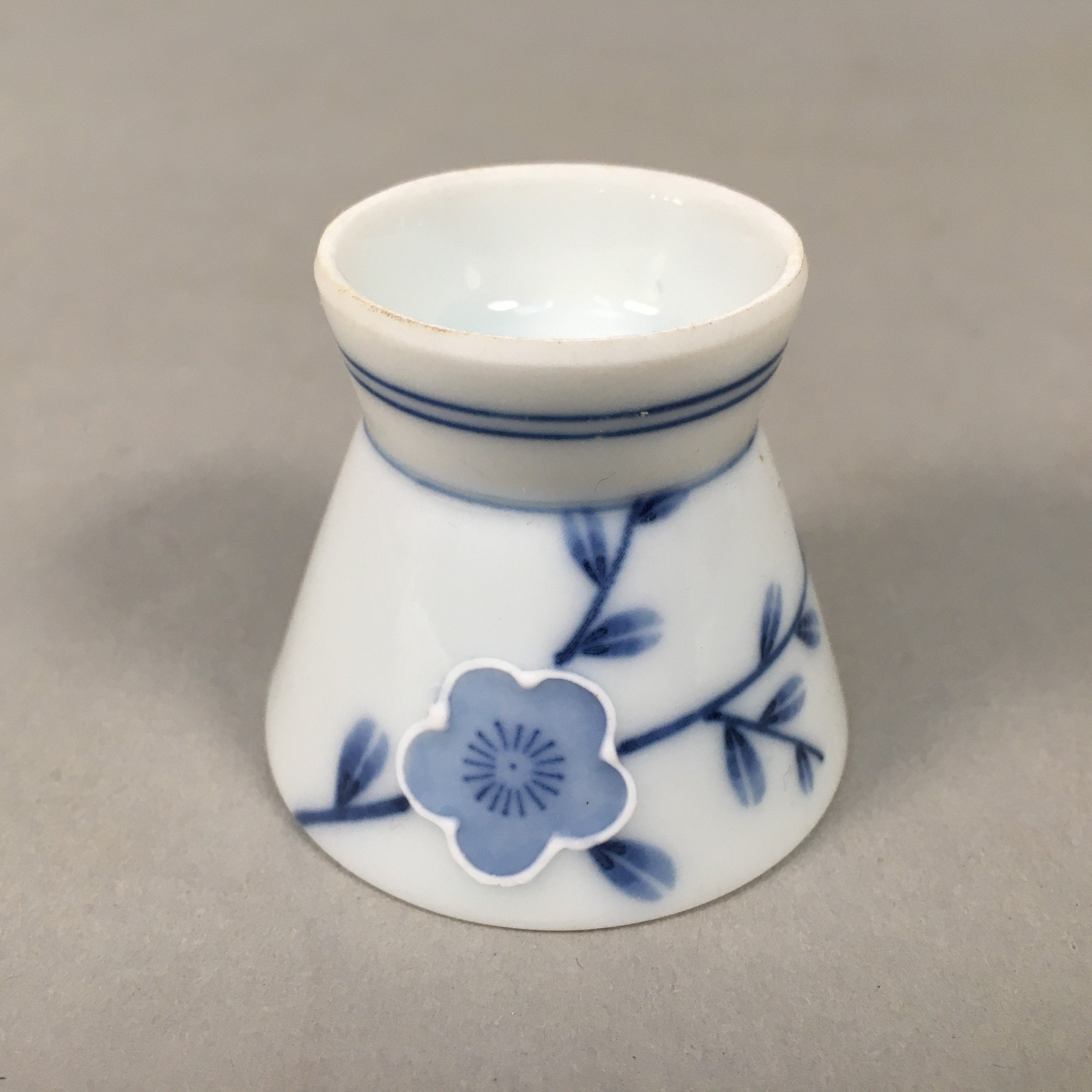 Japanese Porcelain Sake Cup Guinomi Sakazuki Vtg Blue White Sometsuke GU865