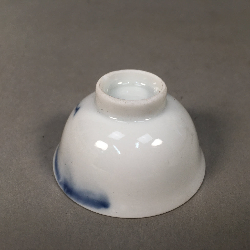 Japanese Porcelain Sake Cup Guinomi Sakazuki Vtg Blue White Sometsuke GU868