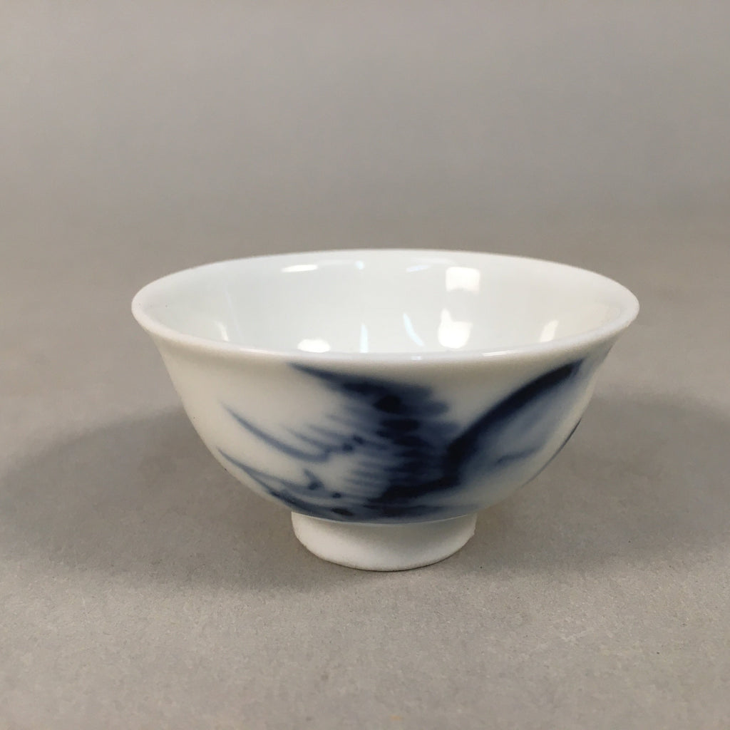 Japanese Porcelain Sake Cup Guinomi Sakazuki Vtg Blue White Sometsuke GU868