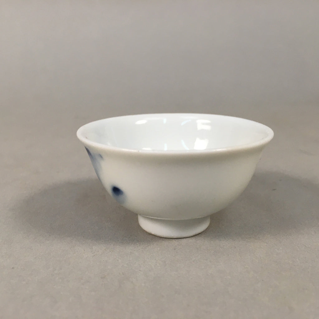Japanese Porcelain Sake Cup Guinomi Sakazuki Vtg Blue White Sometsuke GU868