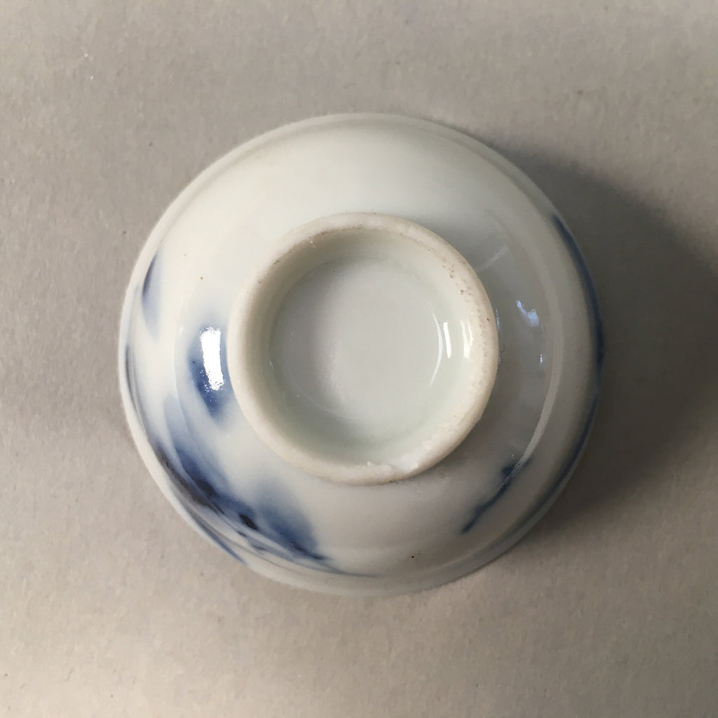 Japanese Porcelain Sake Cup Guinomi Sakazuki Vtg Blue White Sometsuke GU868