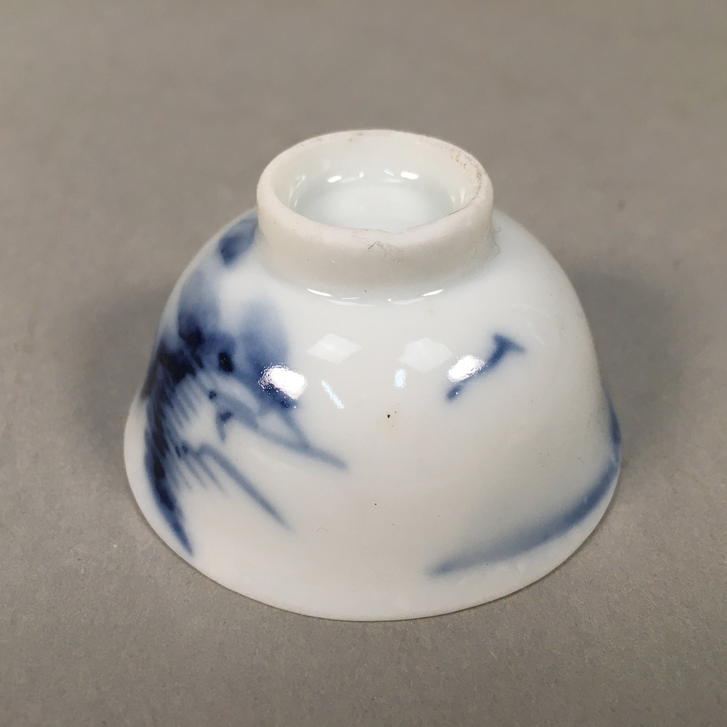 Japanese Porcelain Sake Cup Guinomi Sakazuki Vtg Blue White Sometsuke GU868