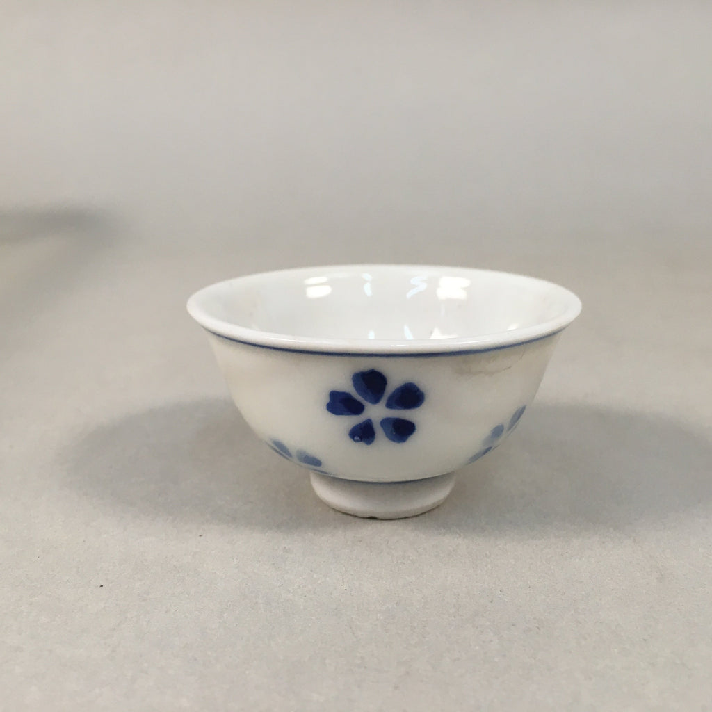 Japanese Porcelain Sake Cup Guinomi Sakazuki Vtg Cherry Blossom GU867