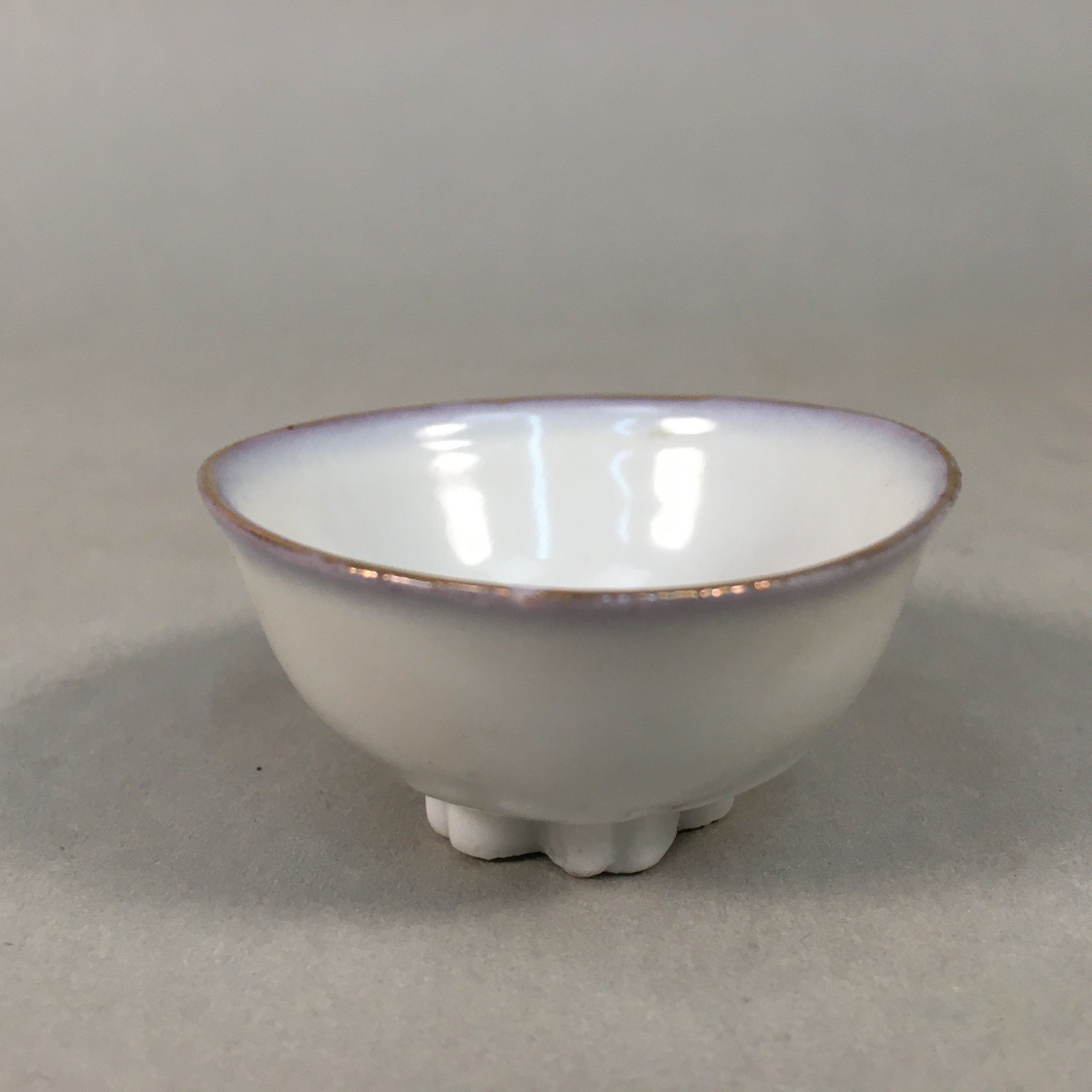 Japanese Porcelain Sake Cup Guinomi Sakazuki Vtg Daruma Cherry Blossom GU881